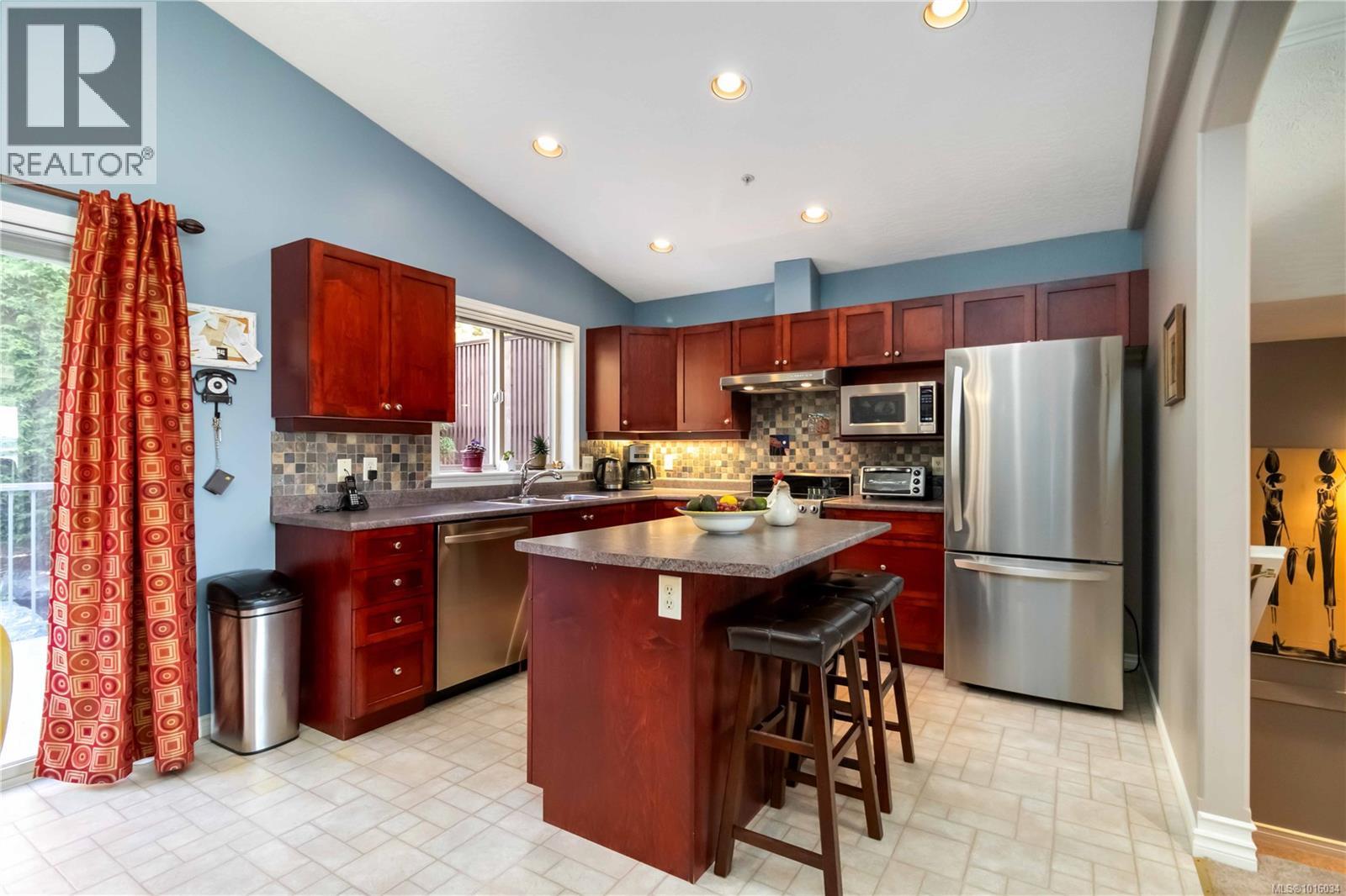 23 127 ALDERSMITH Place, View Royal