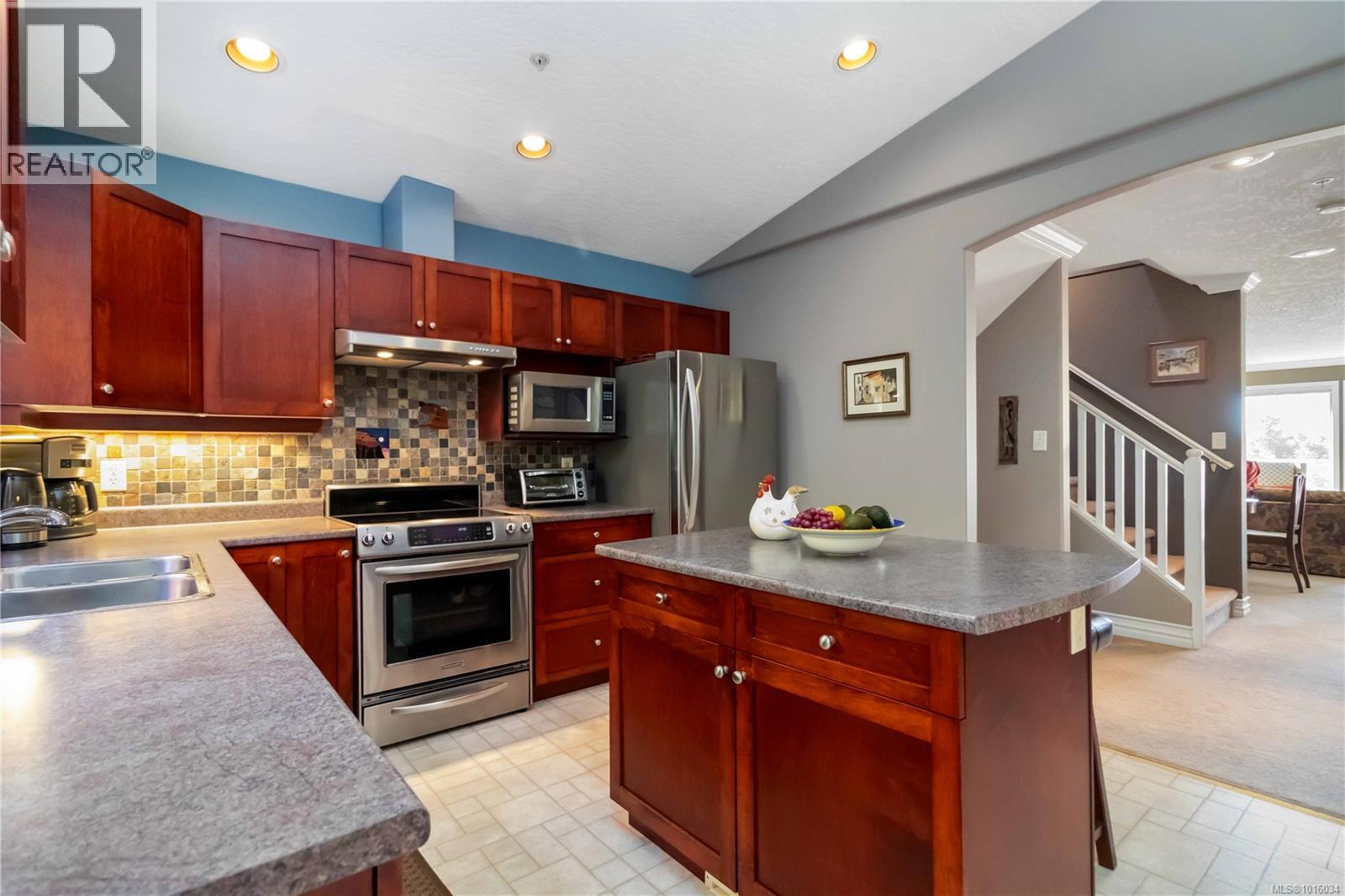 23 127 ALDERSMITH Place, View Royal