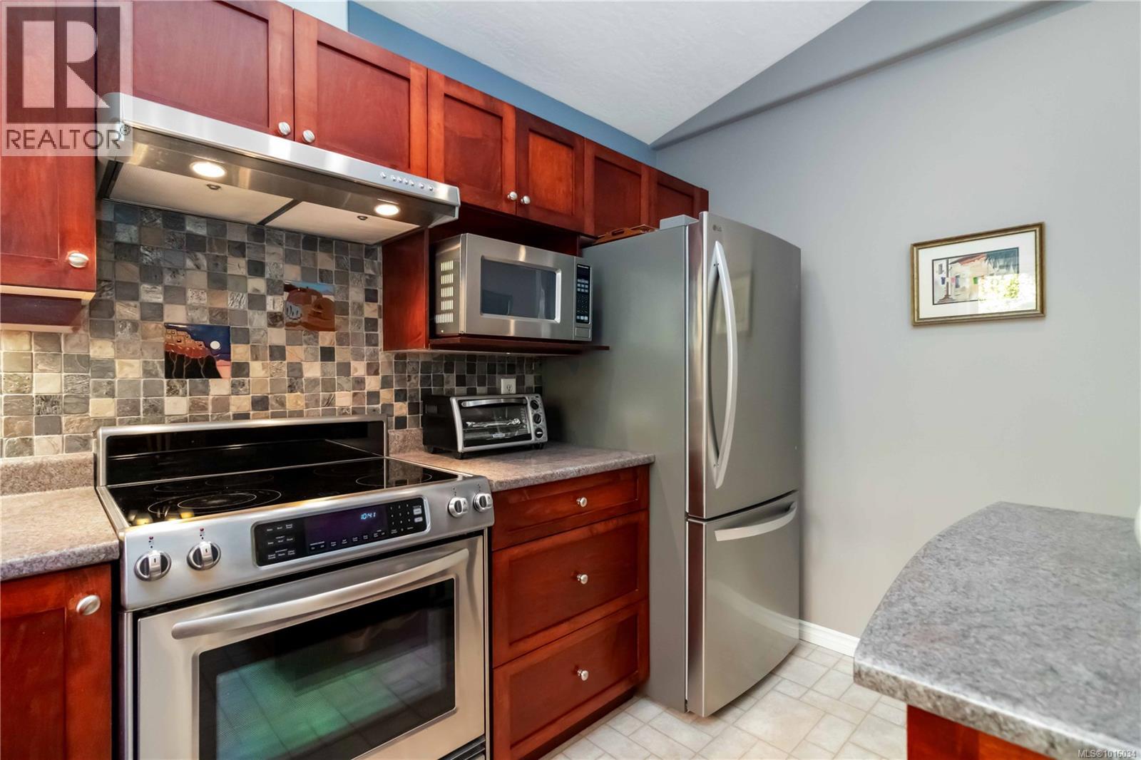 23 127 ALDERSMITH Place, View Royal