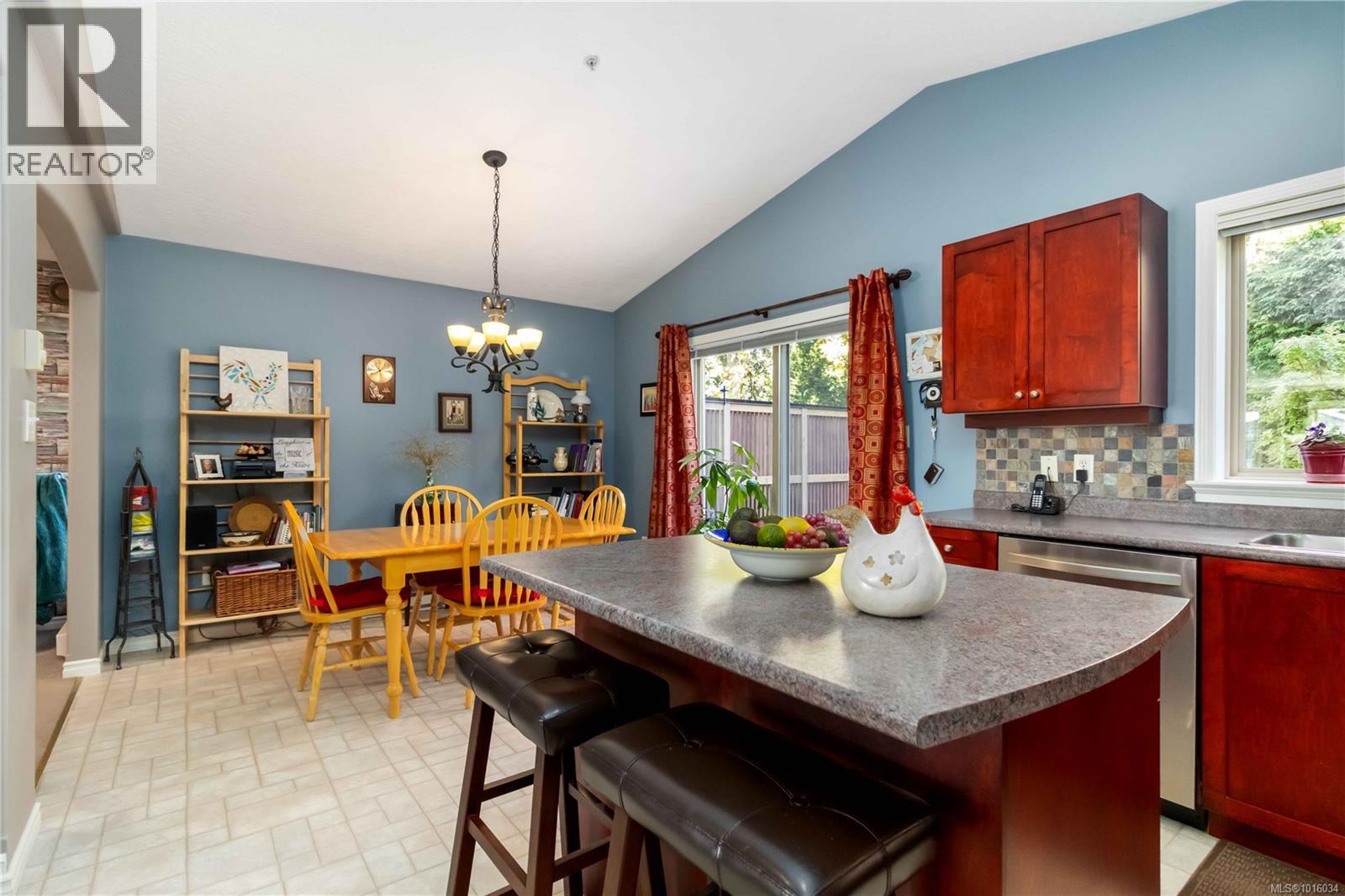 23 127 ALDERSMITH Place, View Royal