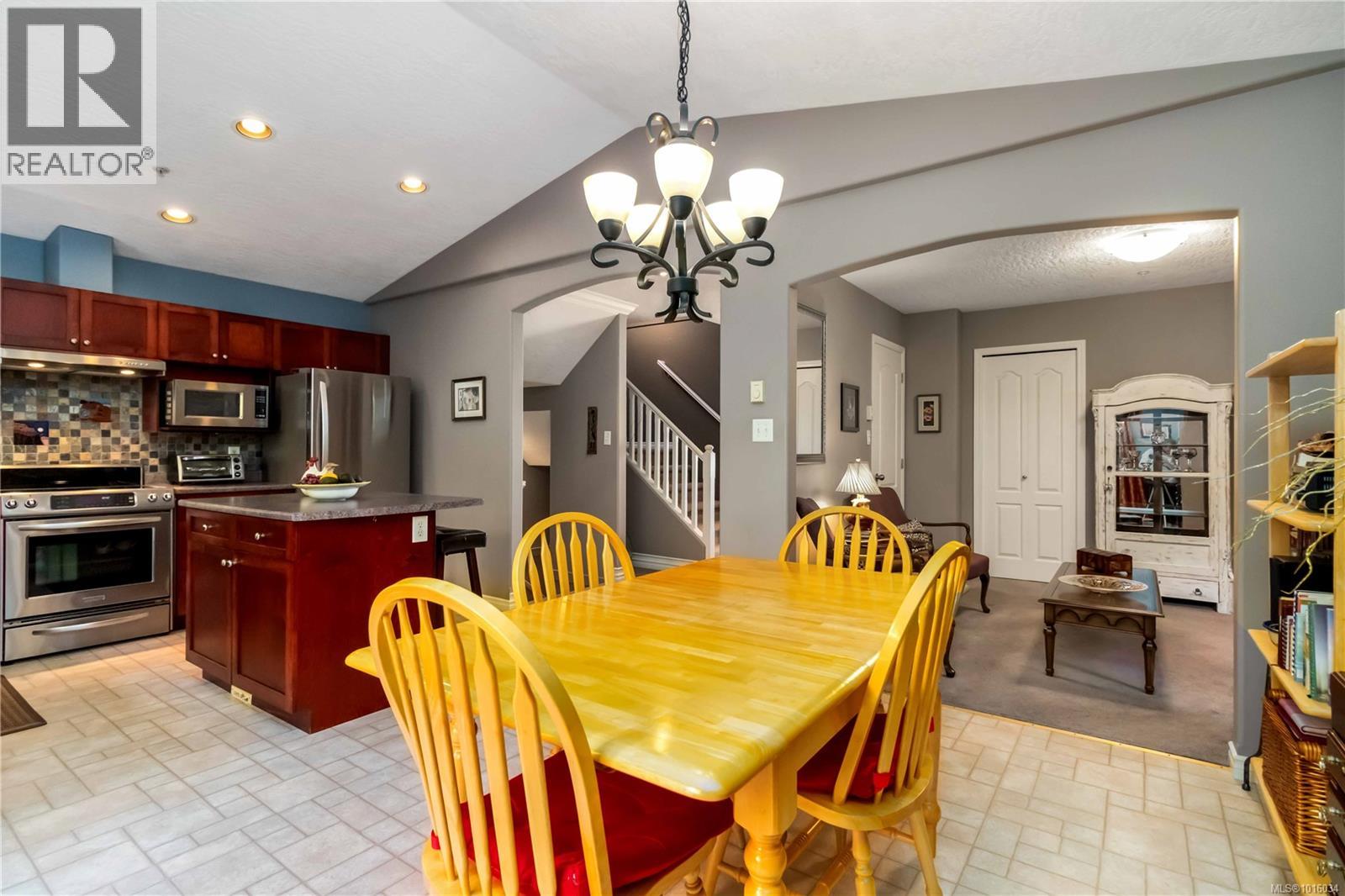 23 127 ALDERSMITH Place, View Royal