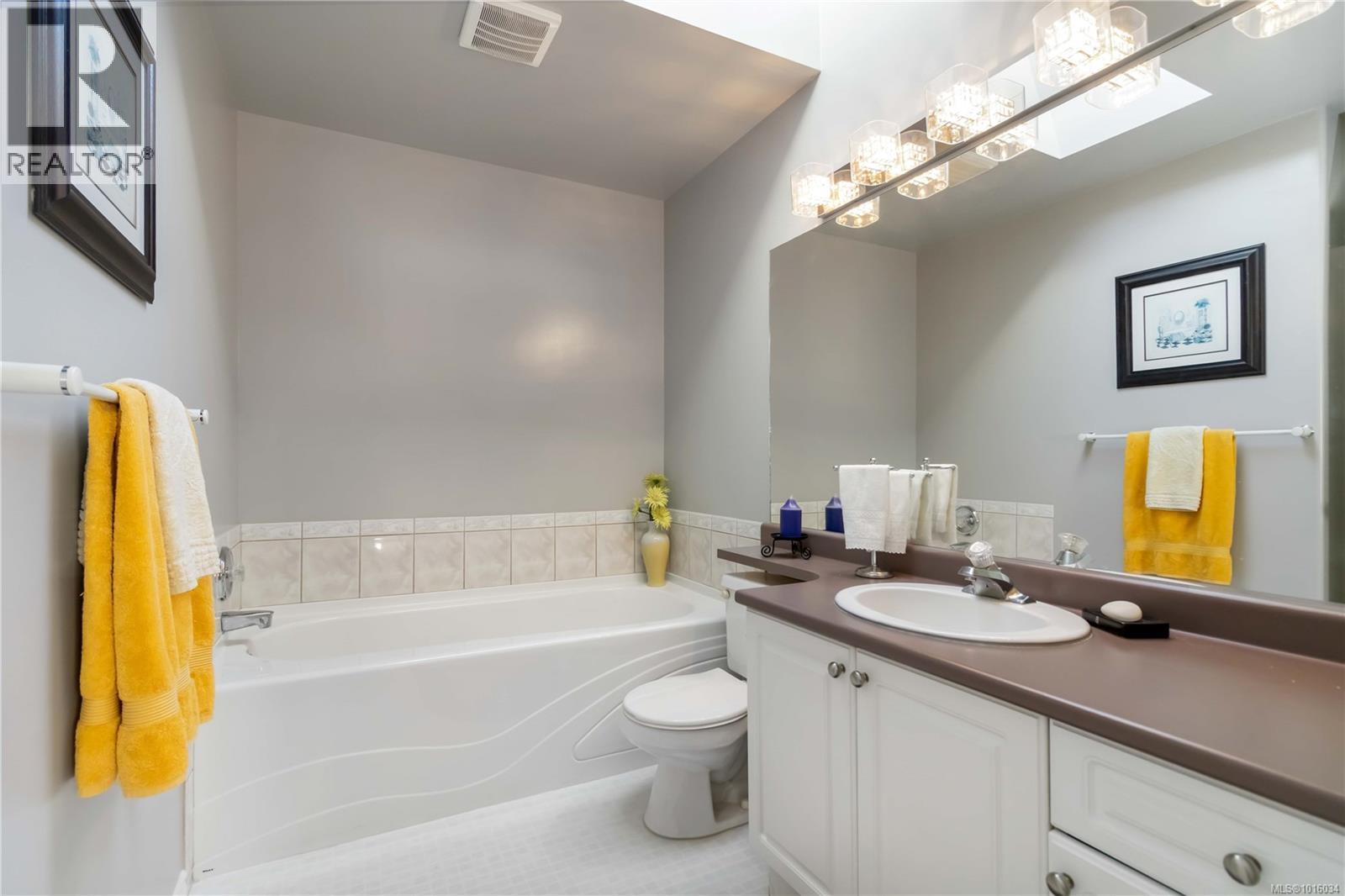 23 127 ALDERSMITH Place, View Royal