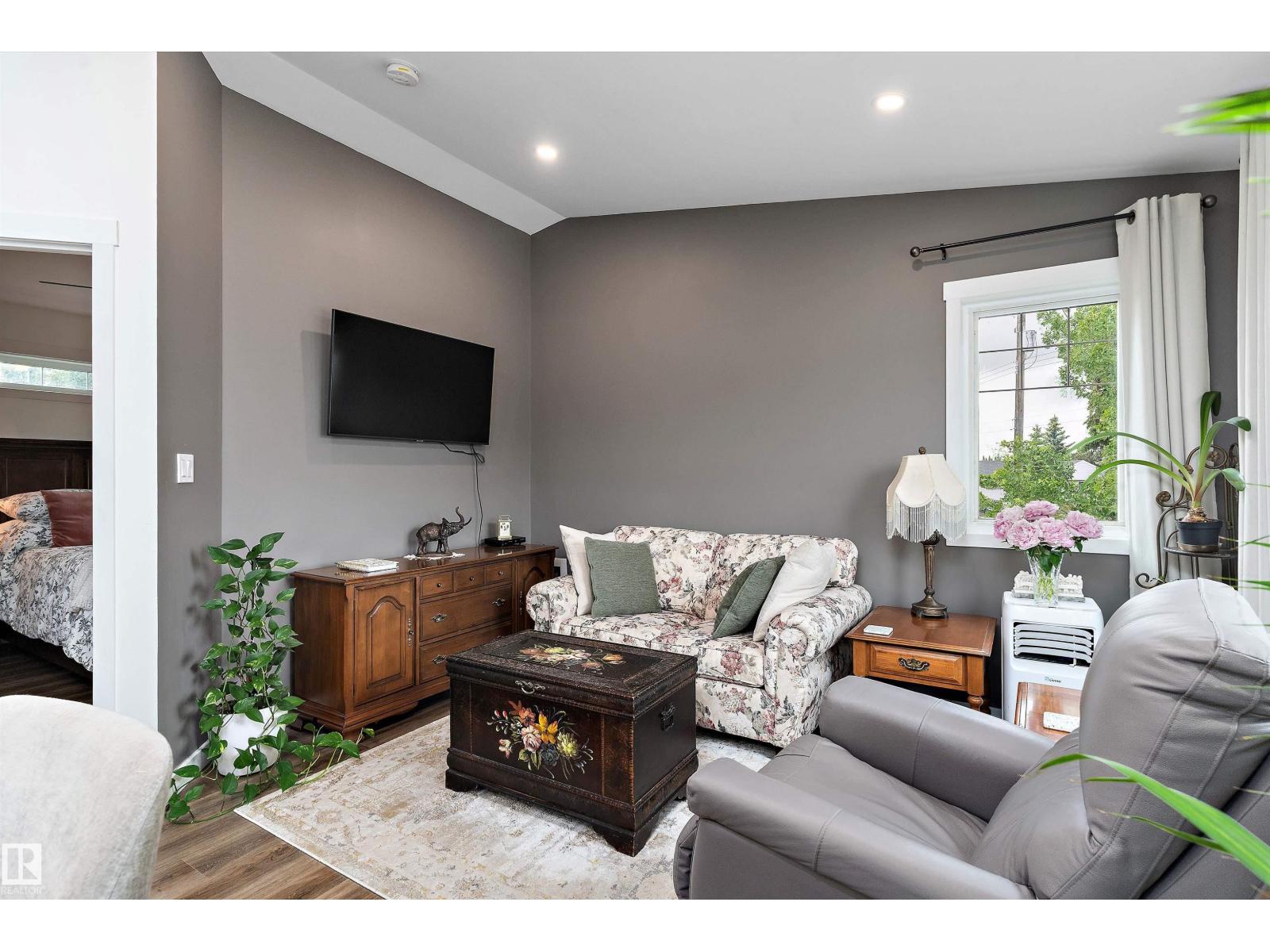 10765 65 ST NW, Edmonton