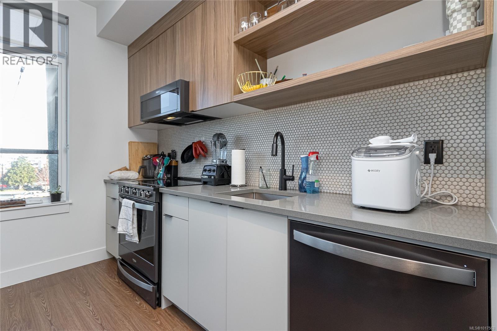316 515 Chatham Street, Victoria