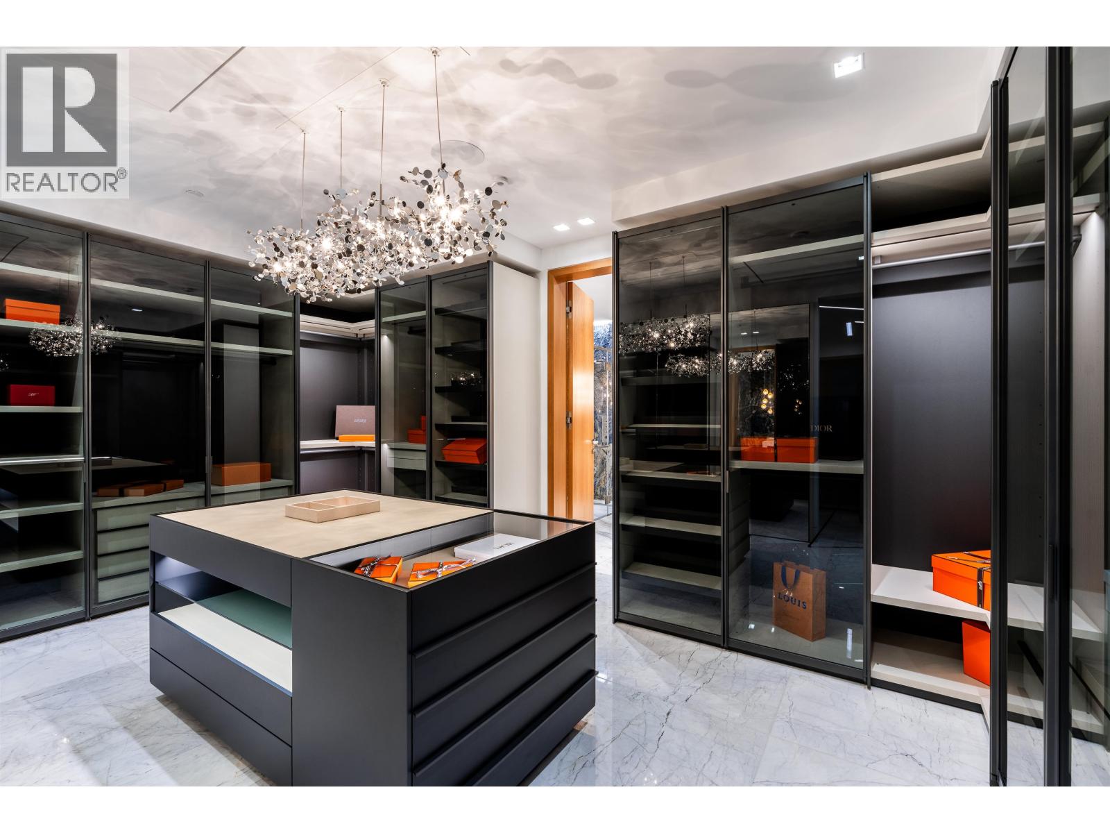 961 KING GEORGES WAY, West Vancouver