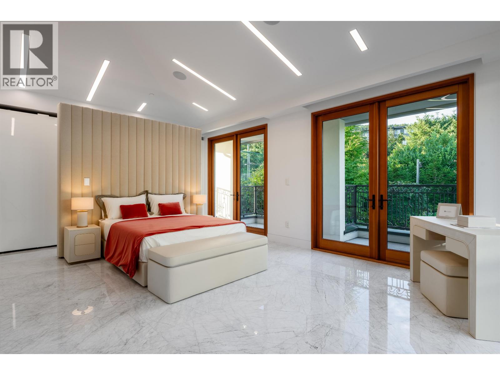 961 KING GEORGES WAY, West Vancouver