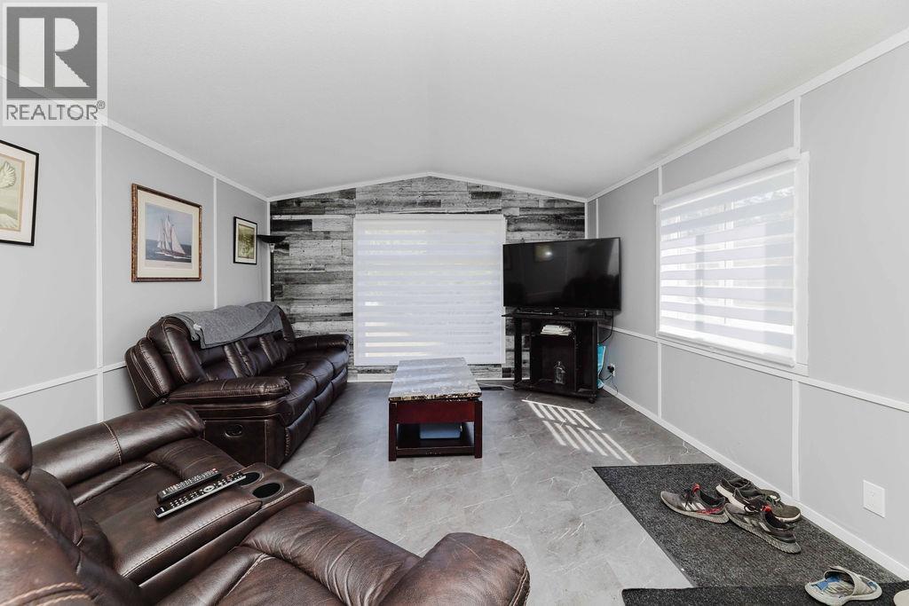 69 1413 SUNSHINE COAST HIGHWAY, Gibsons