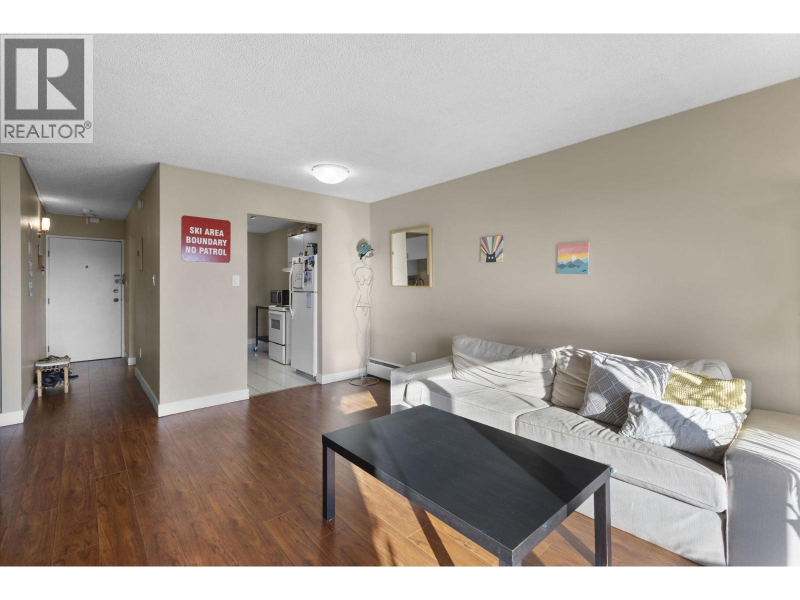 337 340 W 3RD STREET, North Vancouver