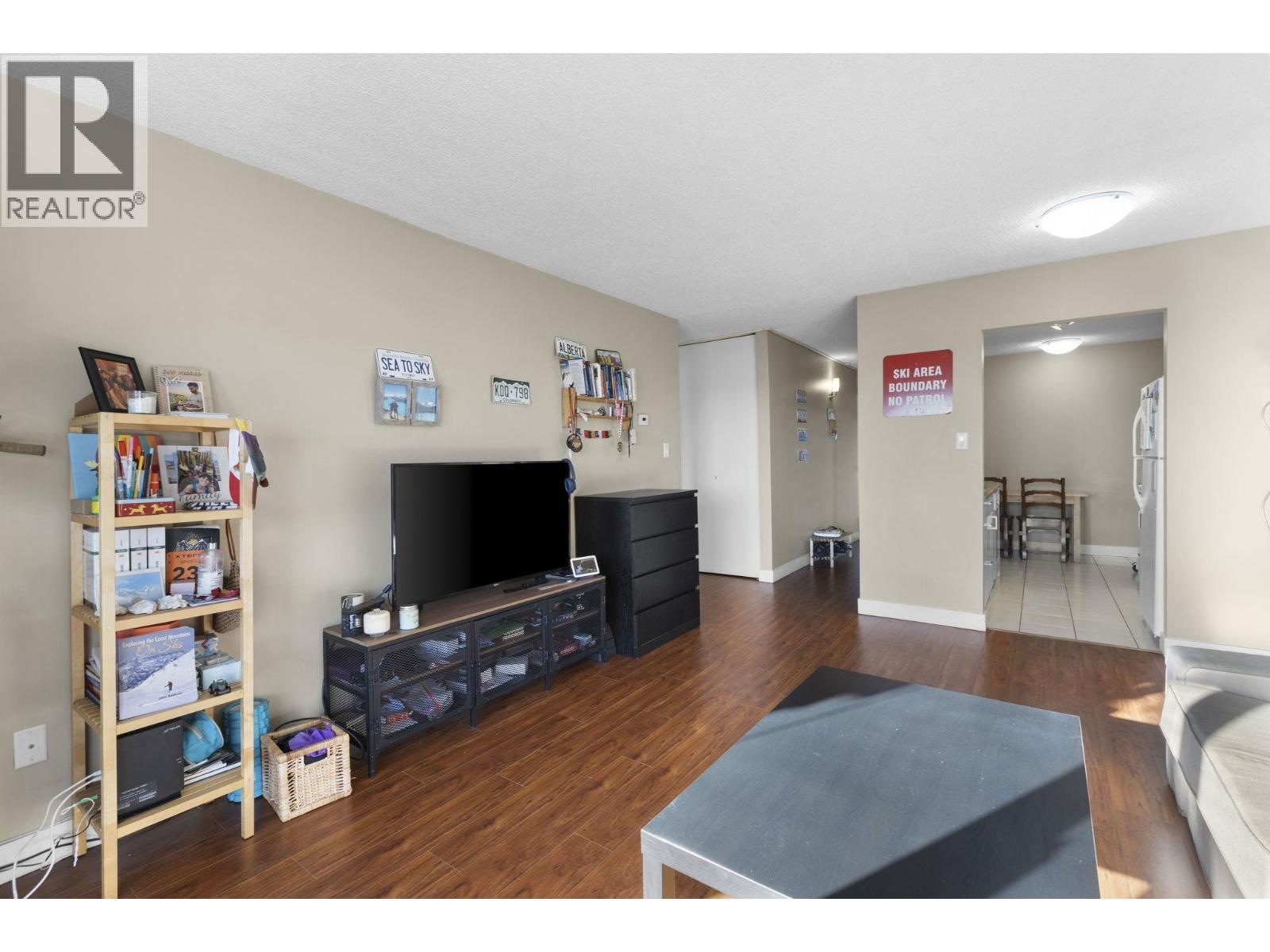 337 340 W 3RD STREET, North Vancouver