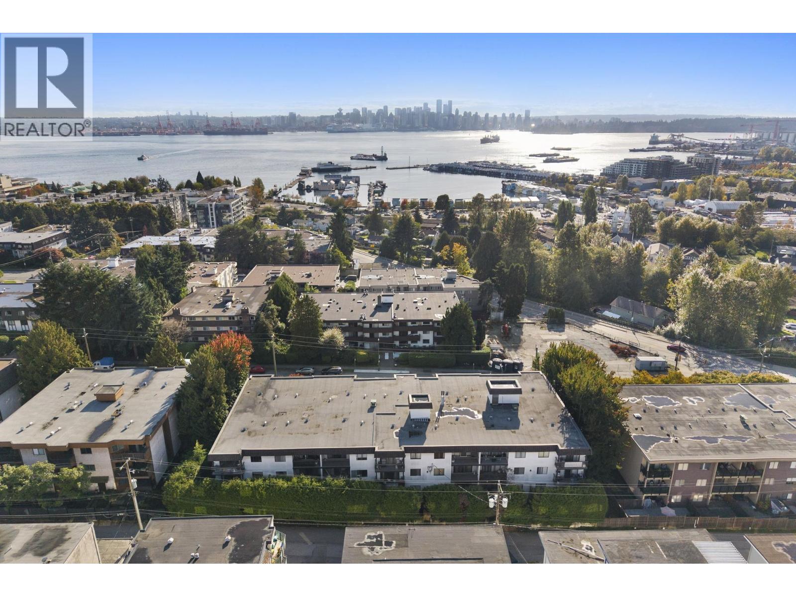 337 340 W 3RD STREET, North Vancouver