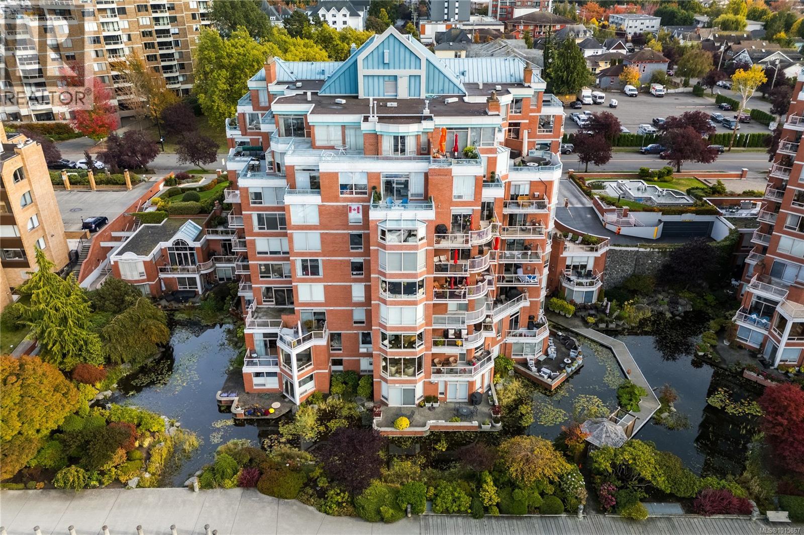 203 636 Montreal Street, Victoria