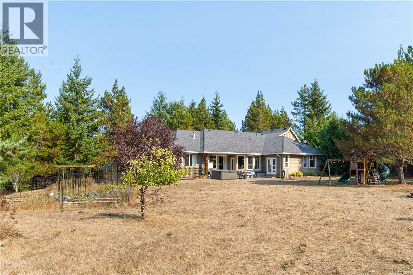 1209 Courtney Rd, Errington - Exteriors - Photo 16