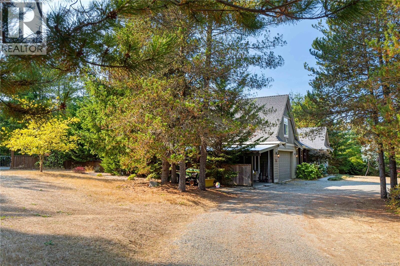 1209 Courtney Rd, Errington - Exteriors - Photo 18