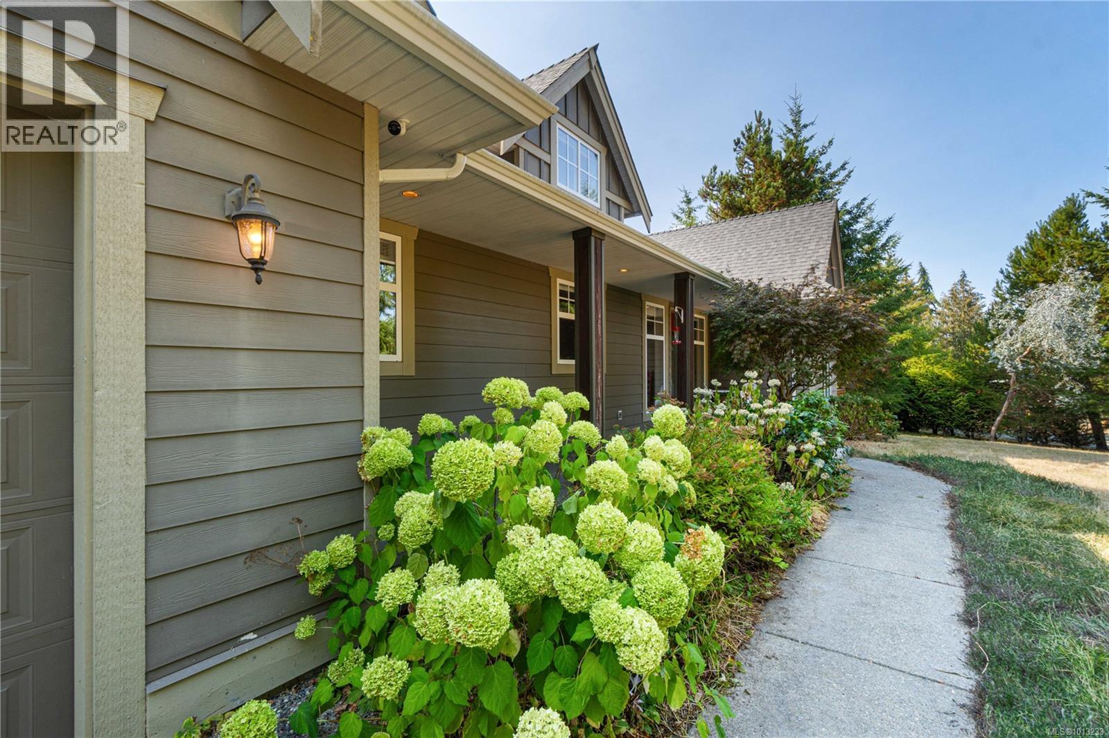 1209 Courtney Rd, Errington - Exteriors - Photo 19