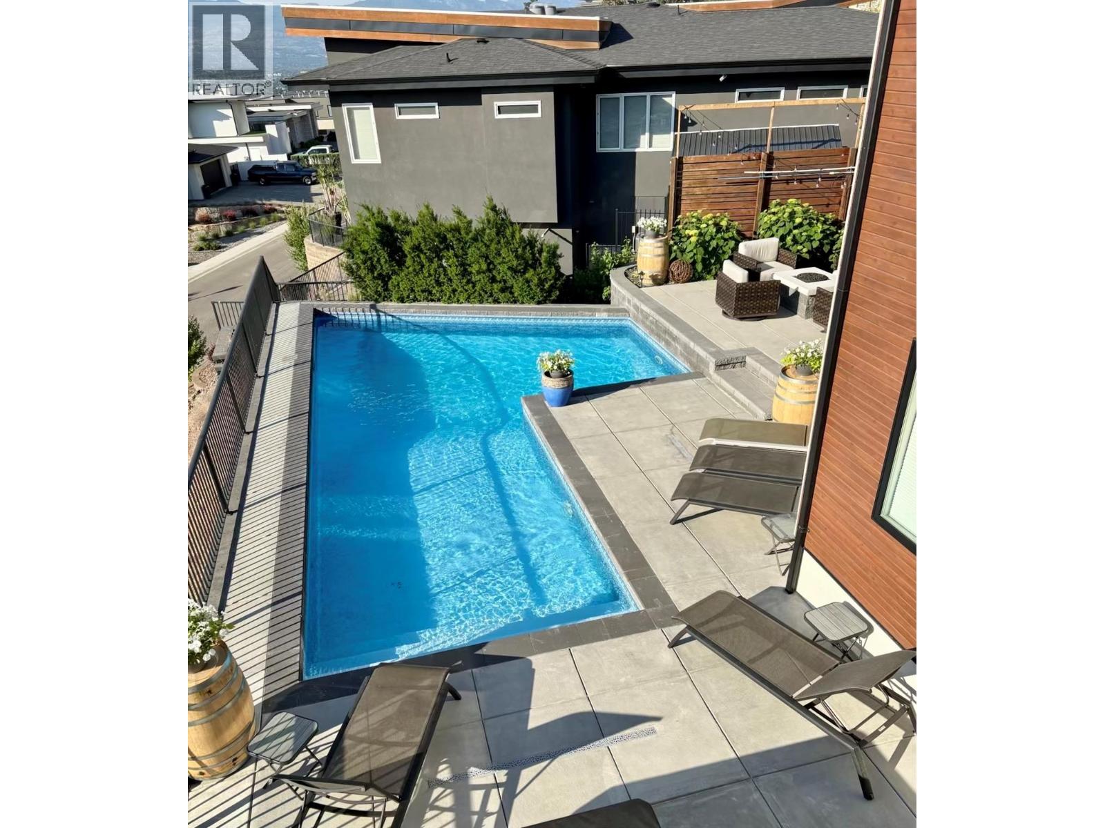  738 Highpointe Drive, Kelowna