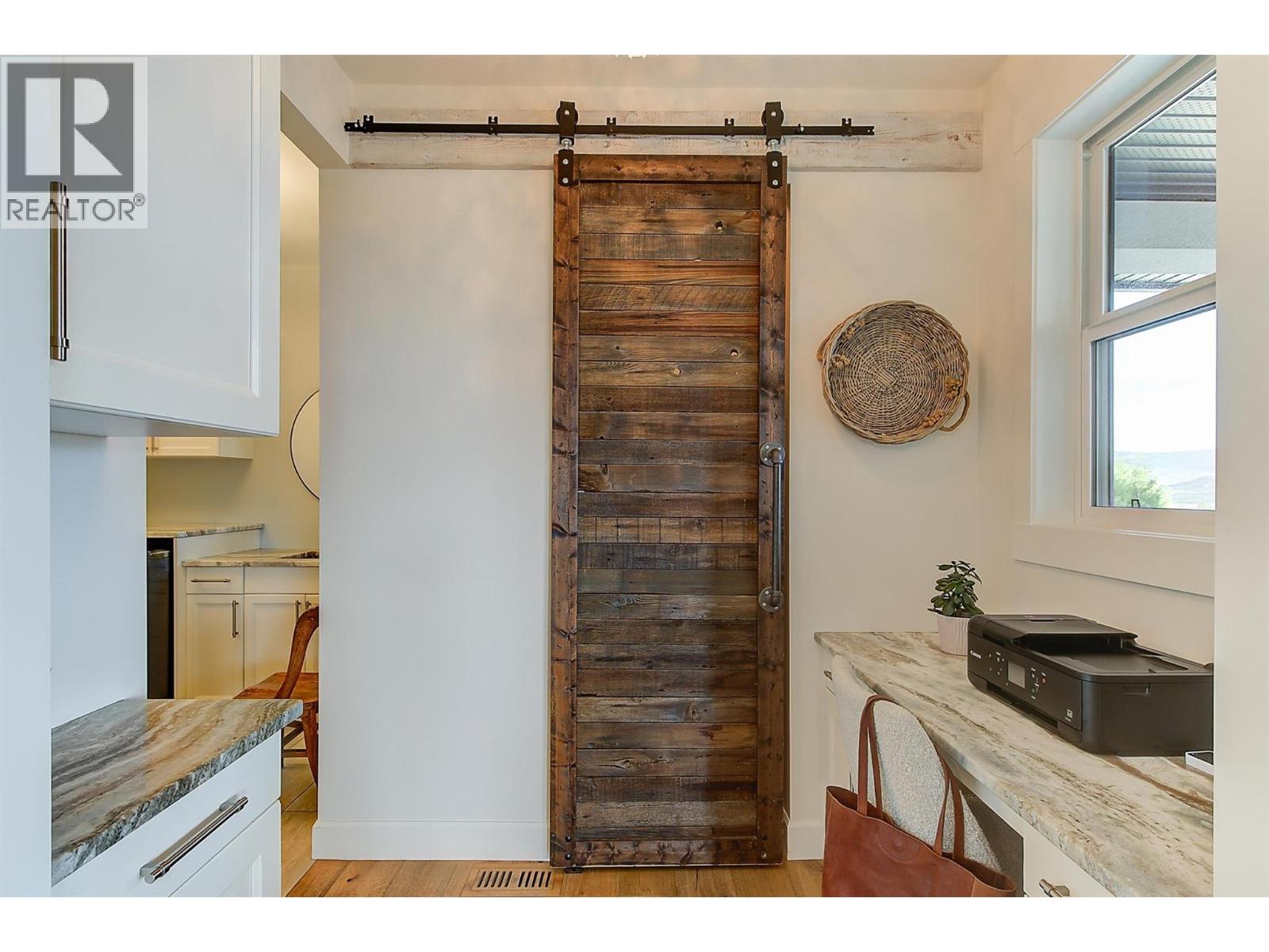  738 Highpointe Drive, Kelowna