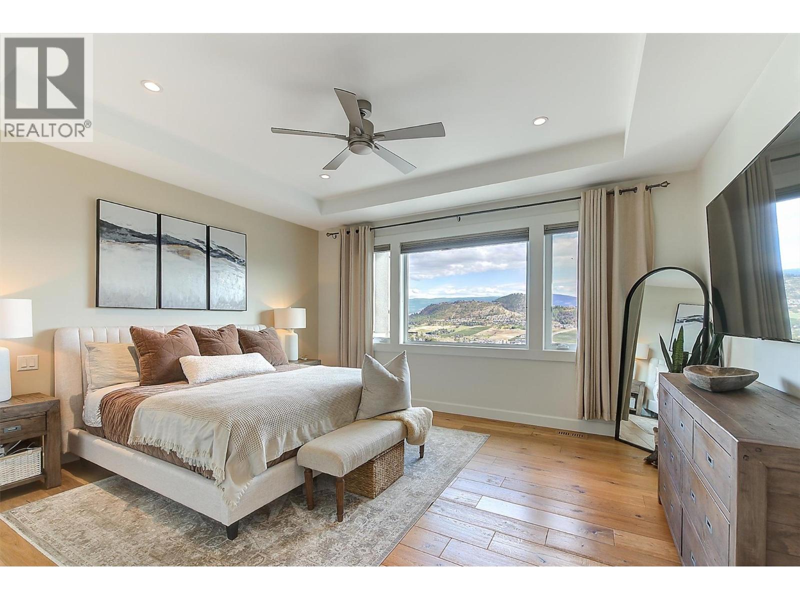  738 Highpointe Drive, Kelowna