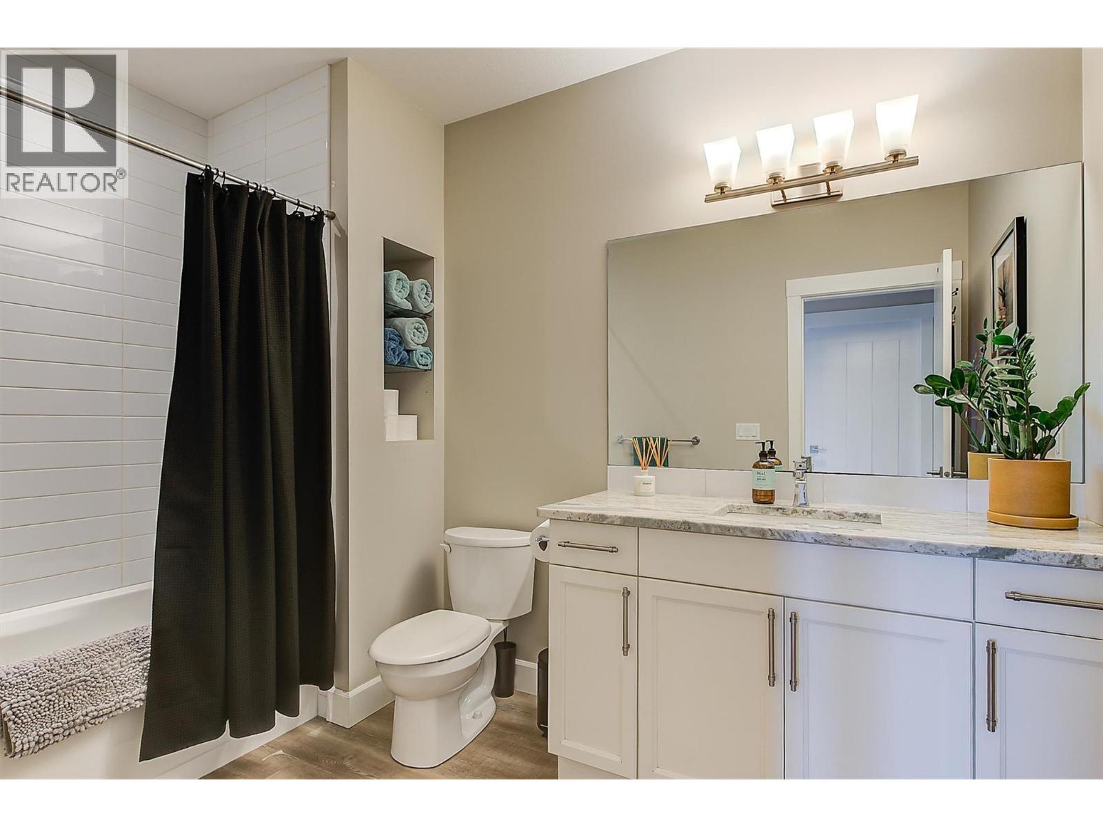  738 Highpointe Drive, Kelowna