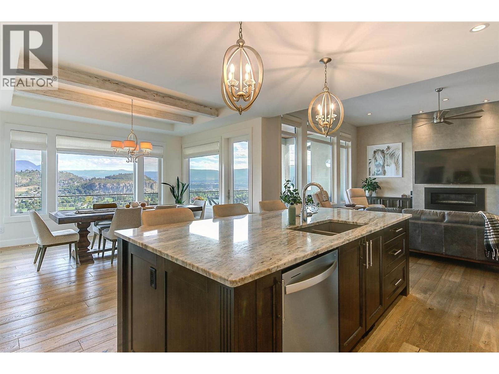 738 Highpointe Drive, Kelowna
