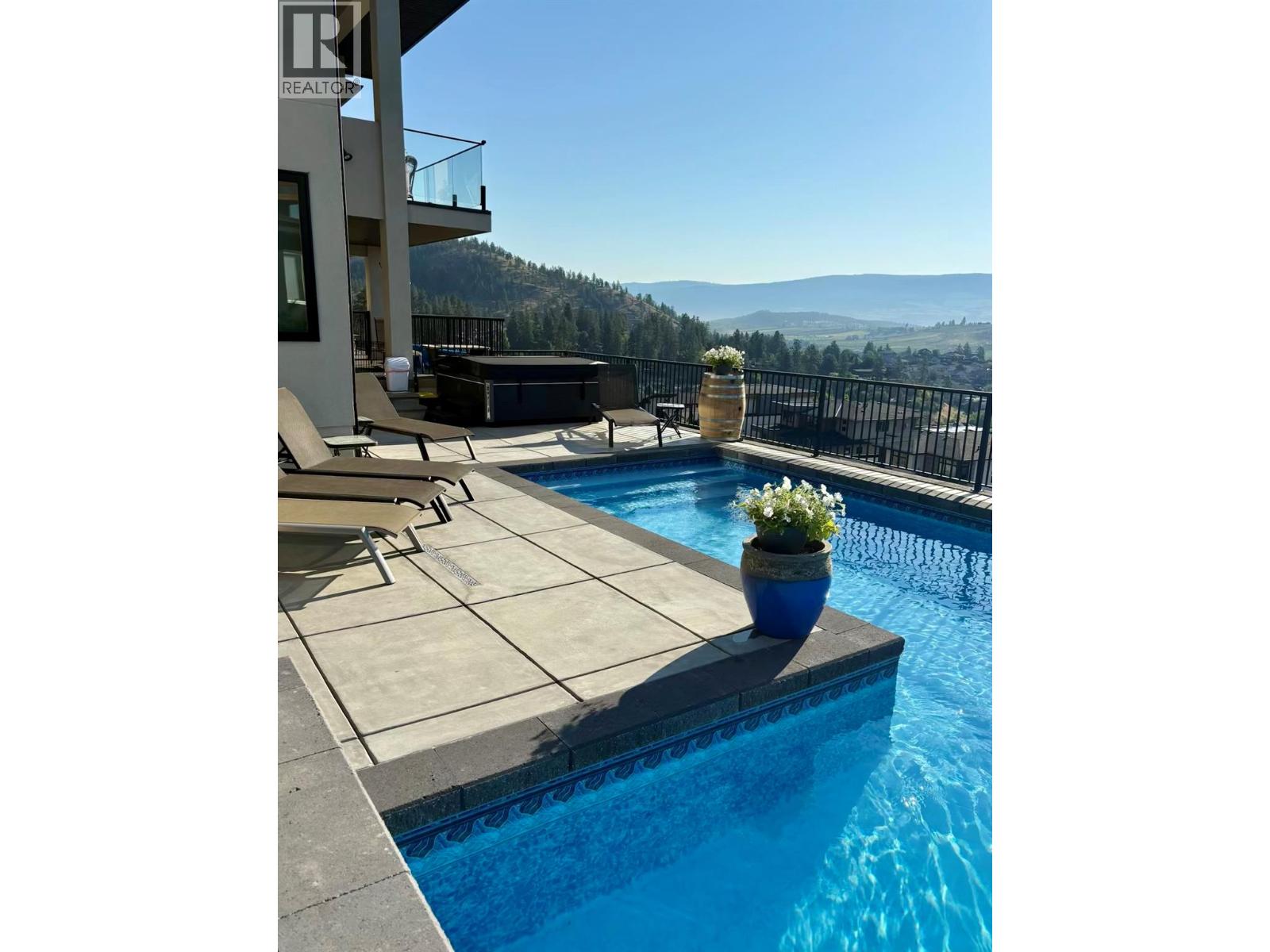  738 Highpointe Drive, Kelowna