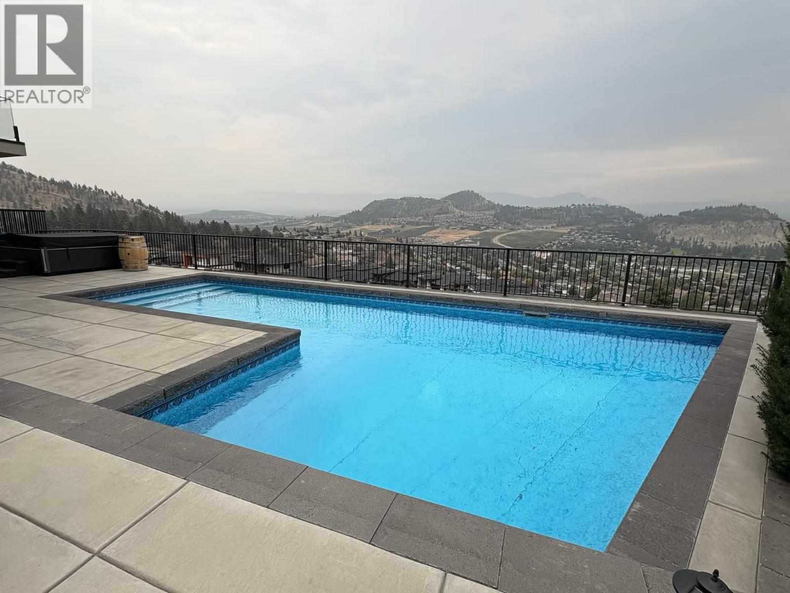  738 Highpointe Drive, Kelowna
