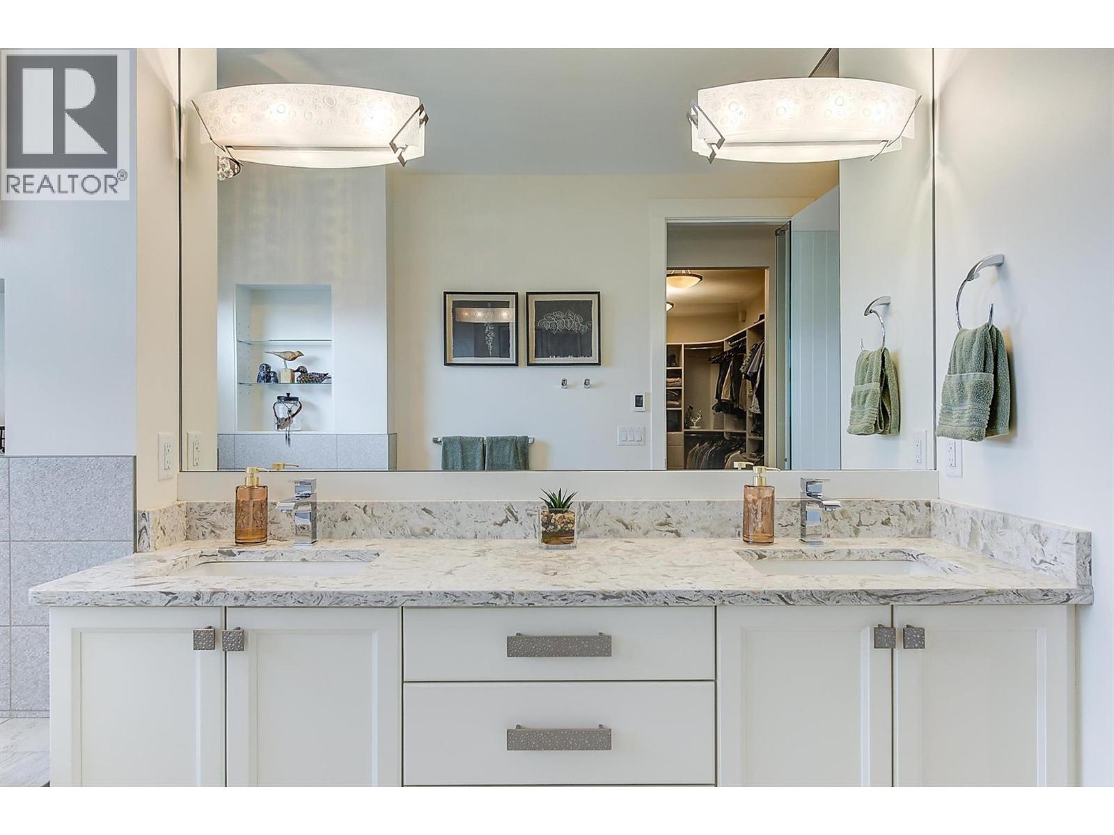  738 Highpointe Drive, Kelowna