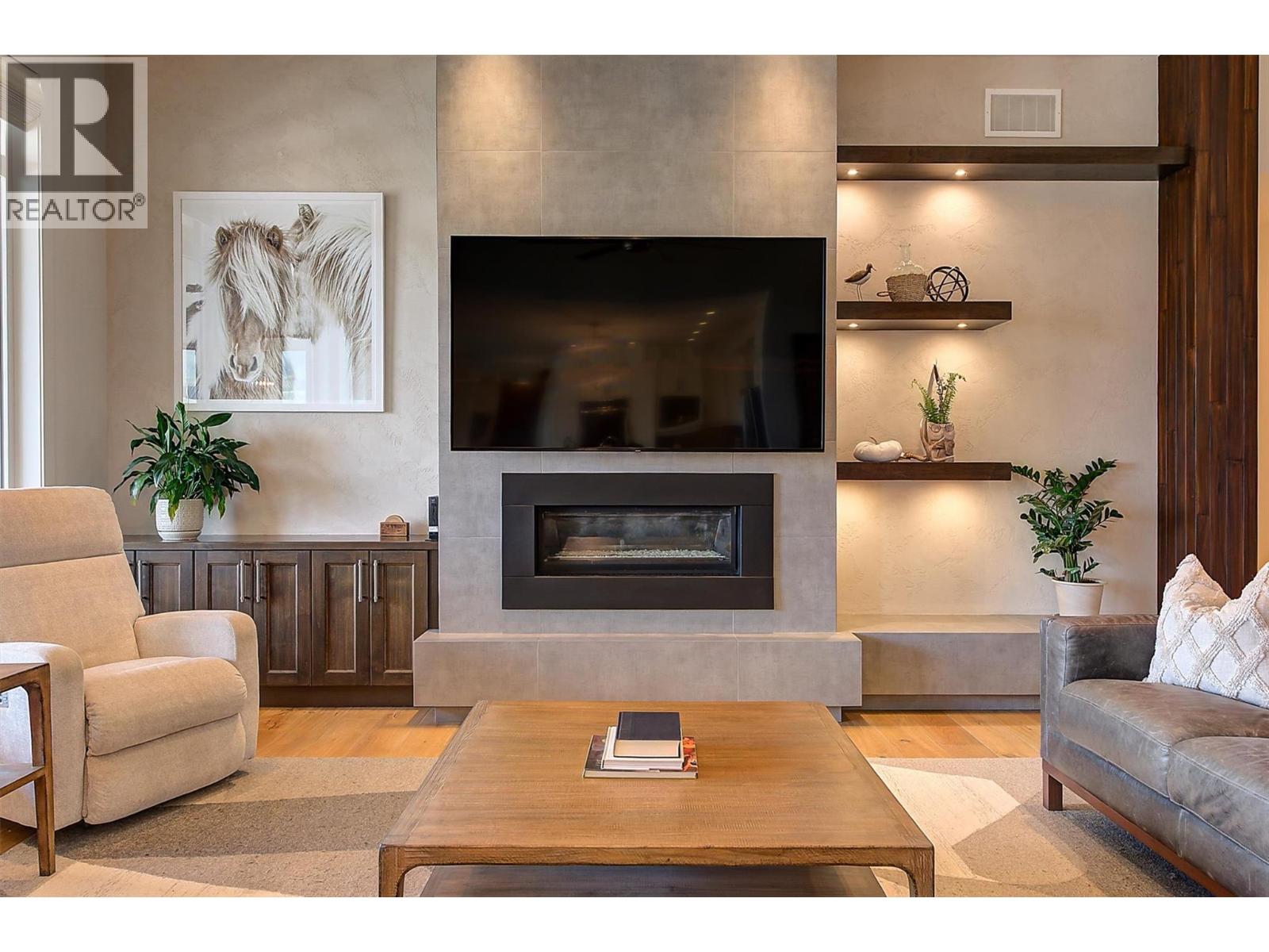  738 Highpointe Drive, Kelowna