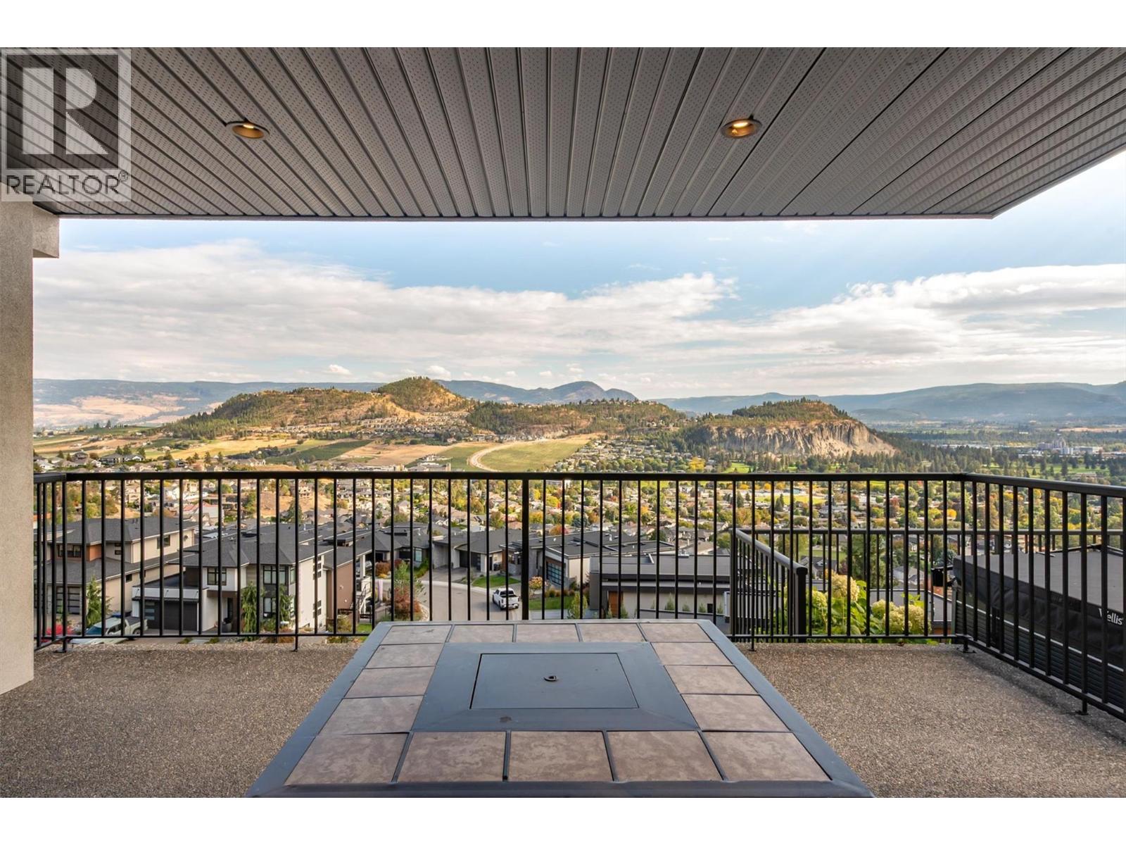  738 Highpointe Drive, Kelowna