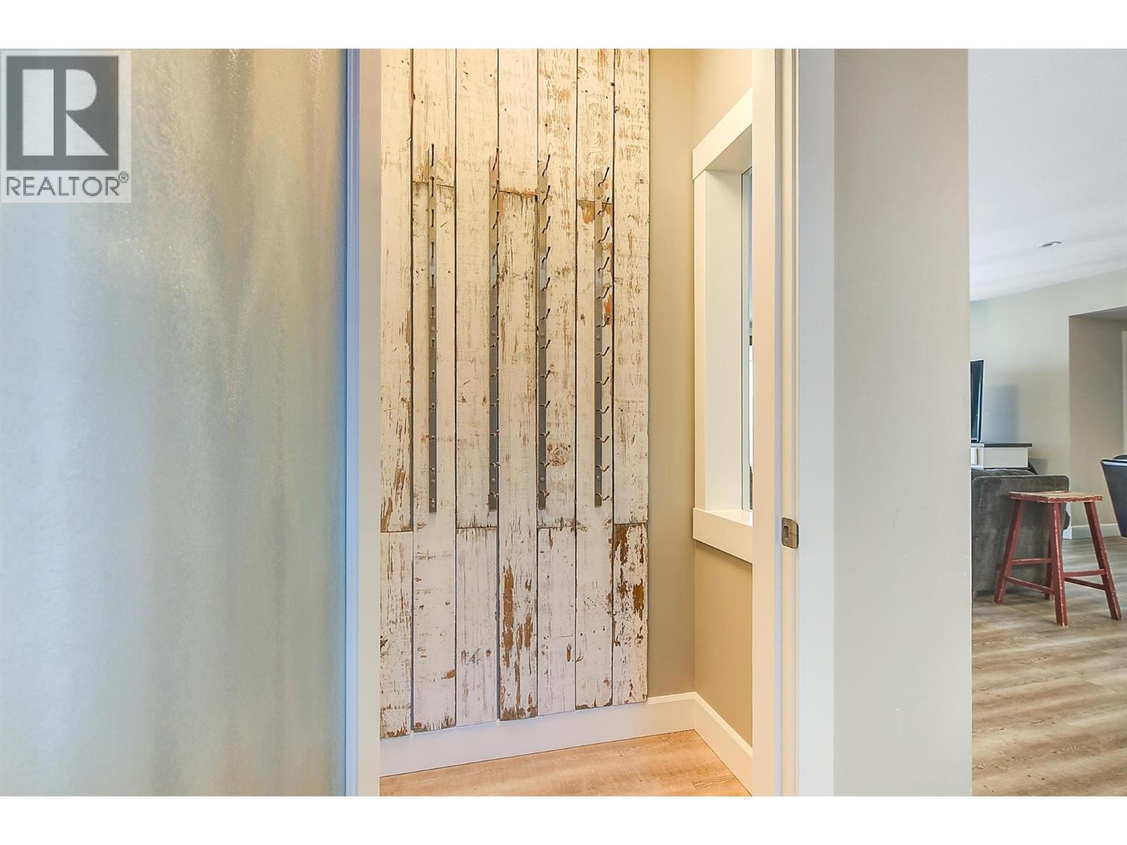  738 Highpointe Drive, Kelowna