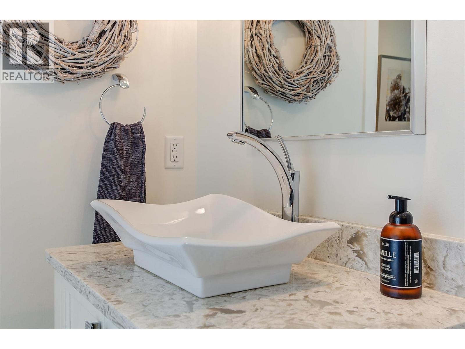  738 Highpointe Drive, Kelowna
