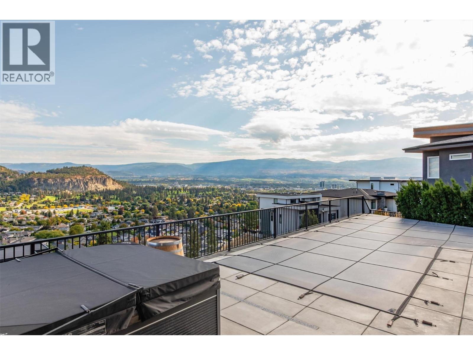  738 Highpointe Drive, Kelowna