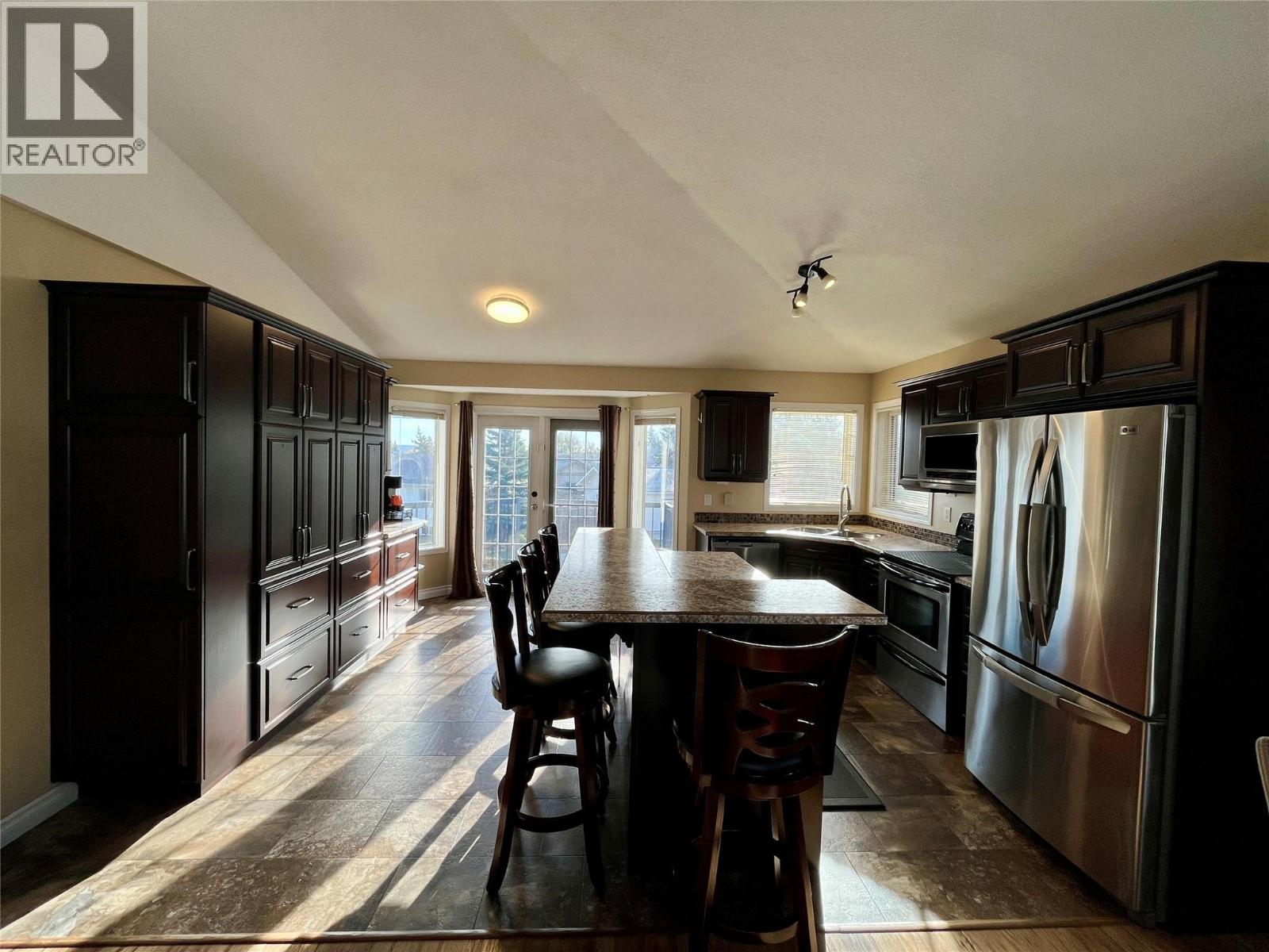 10710 Cottonwood Crescent, Dawson Creek