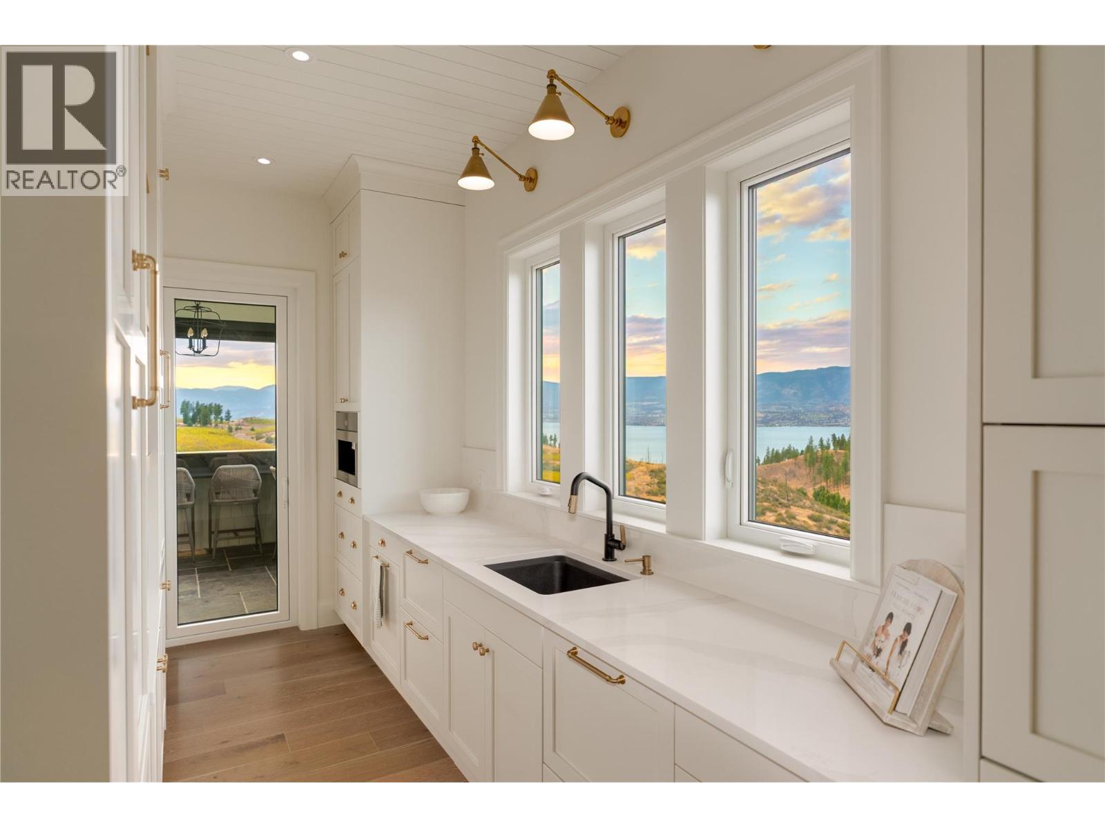  5705 MOUNTAINSIDE Drive, Kelowna