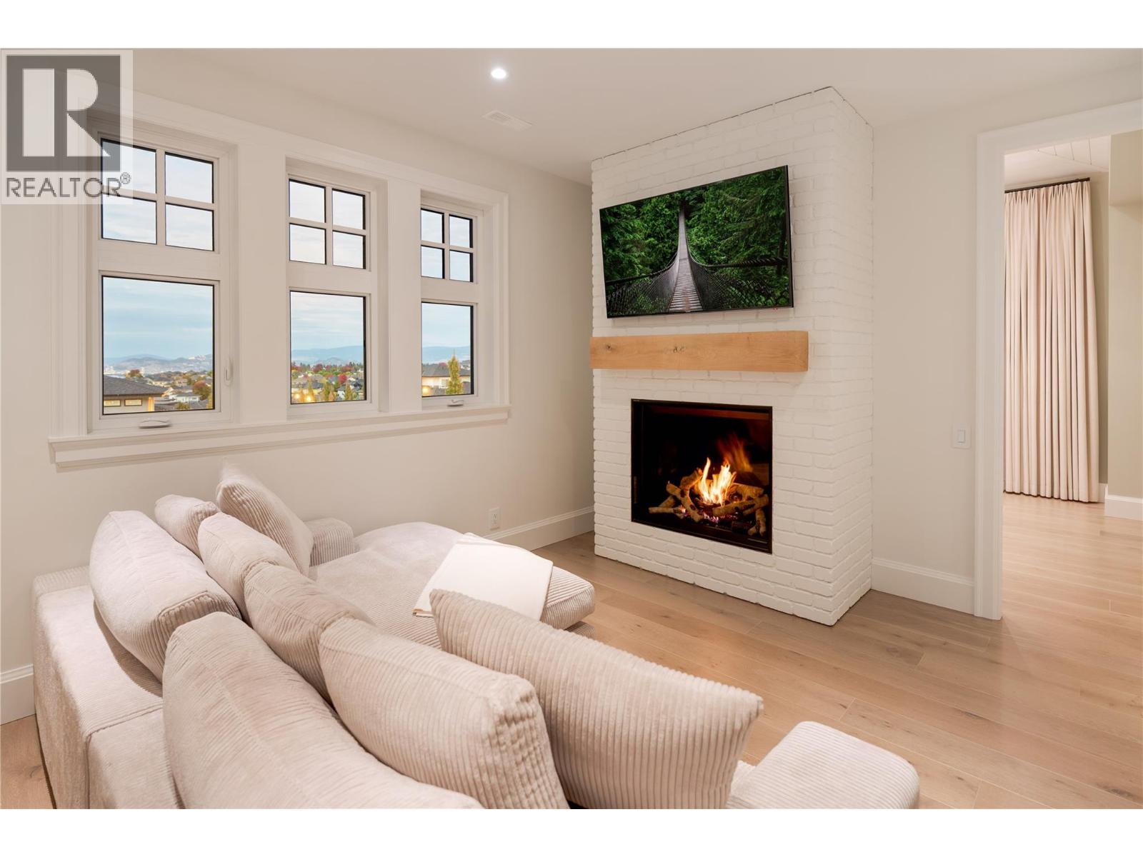  5705 MOUNTAINSIDE Drive, Kelowna