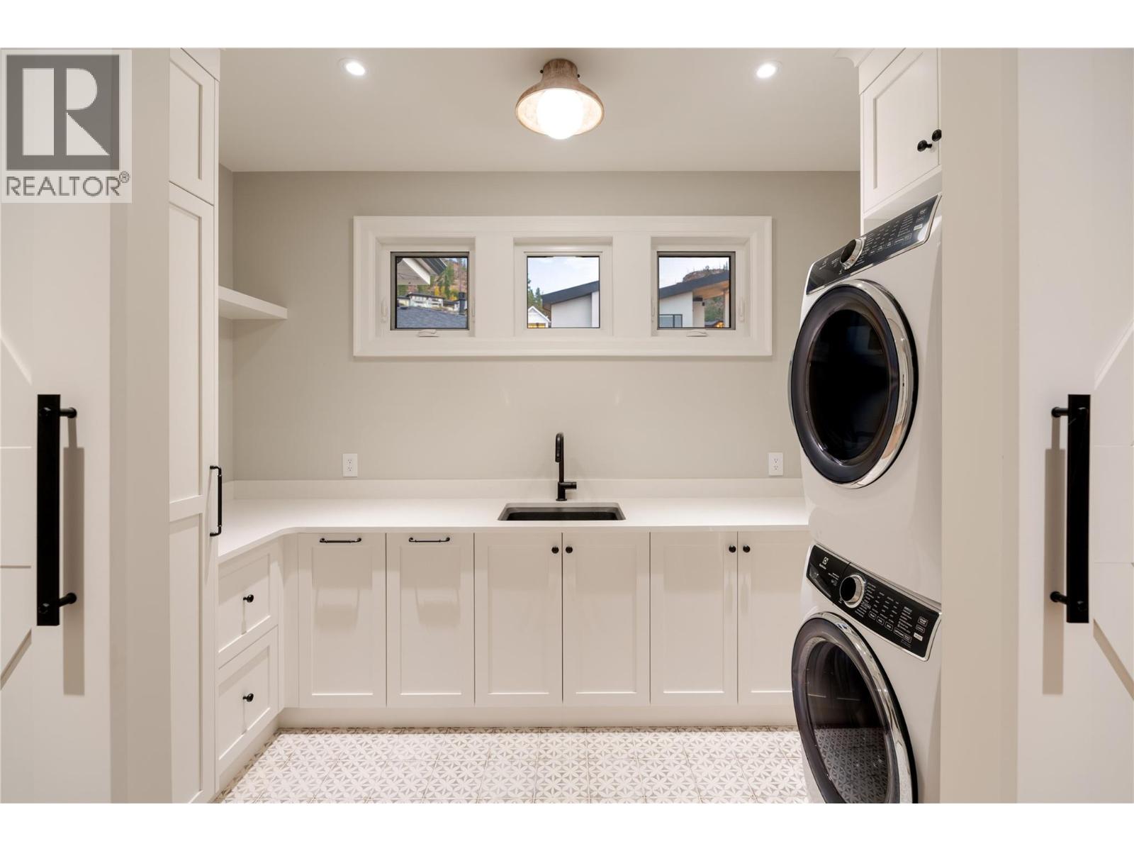  5705 MOUNTAINSIDE Drive, Kelowna