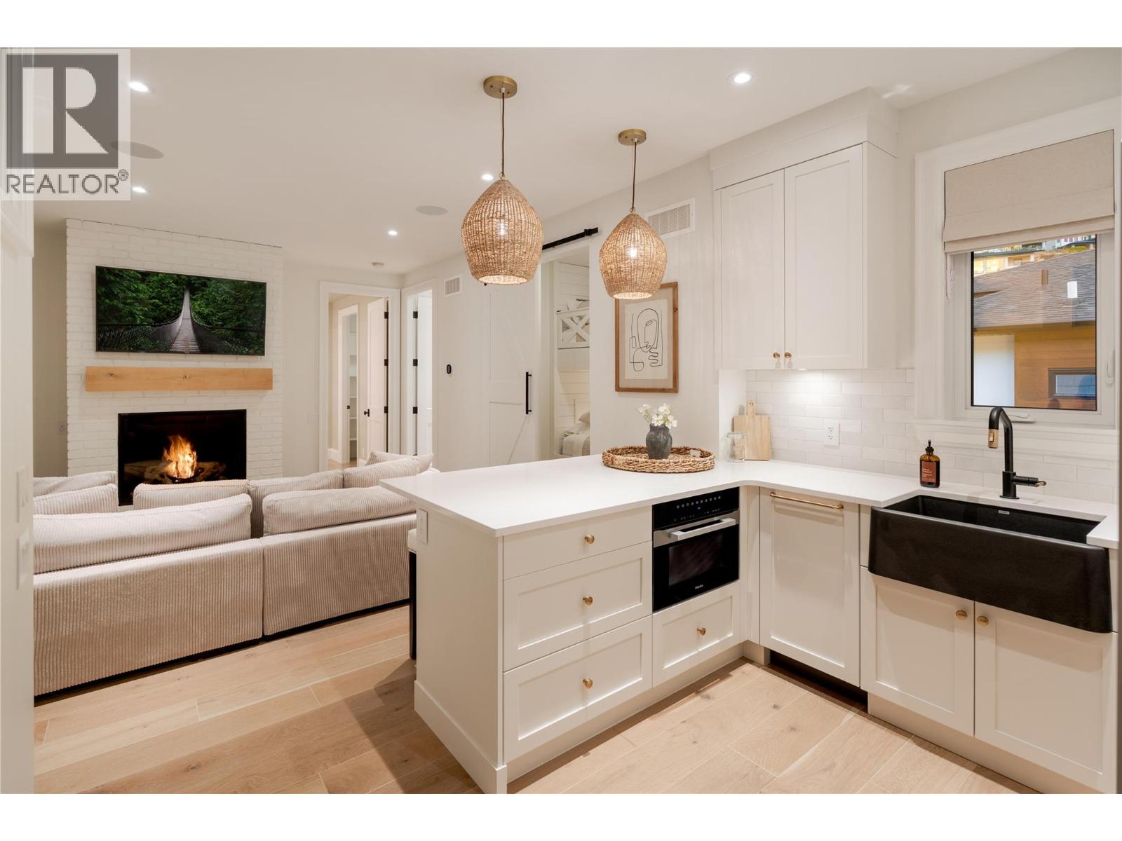  5705 MOUNTAINSIDE Drive, Kelowna