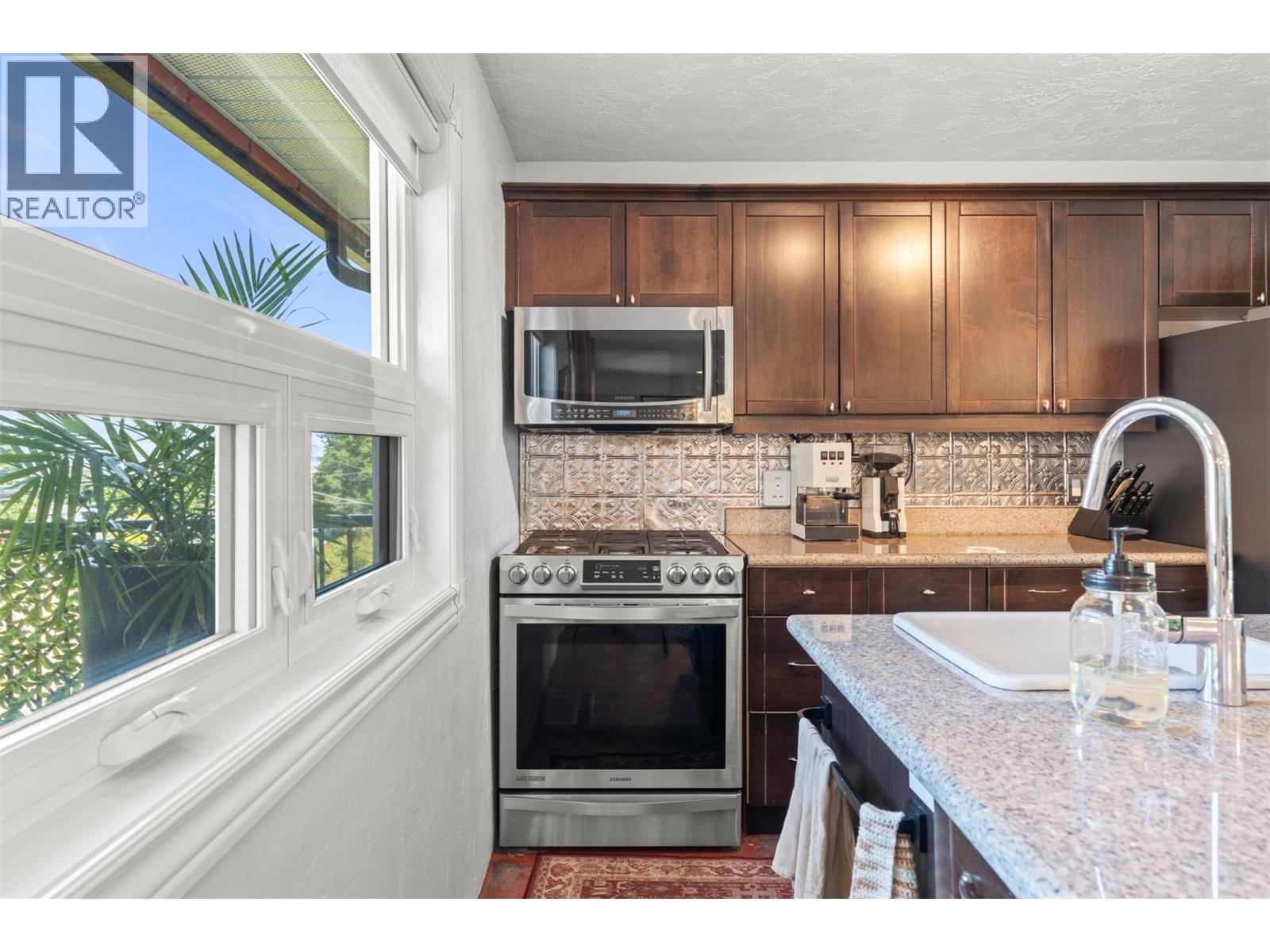 230 6 Street SE, Salmon Arm