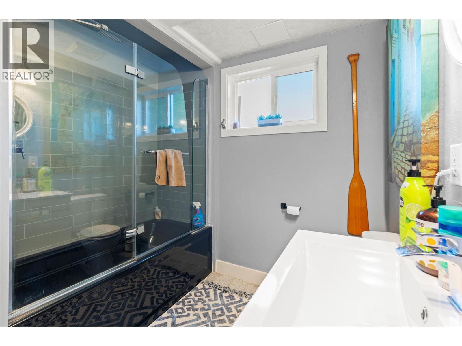 230 6 Street SE, Salmon Arm