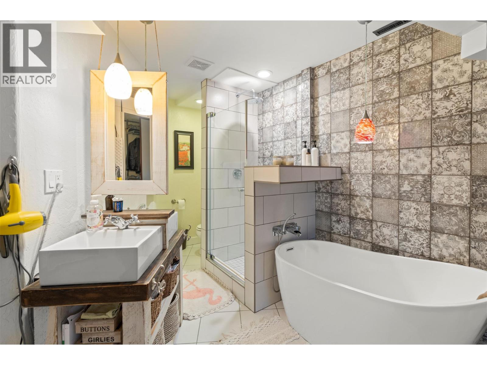 230 6 Street SE, Salmon Arm