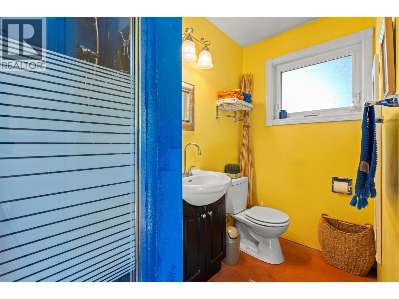 230 6 Street SE, Salmon Arm