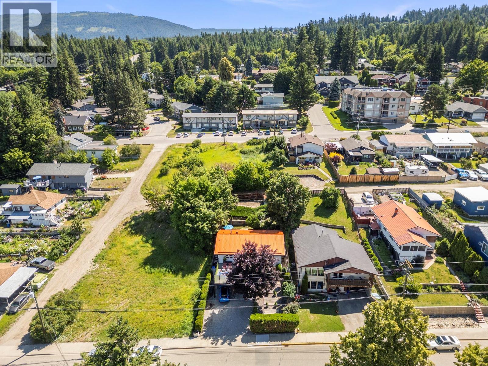 230 6 Street SE, Salmon Arm