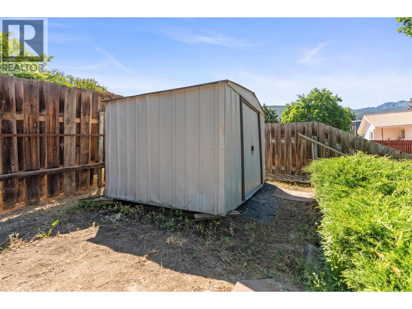 230 6 Street SE, Salmon Arm