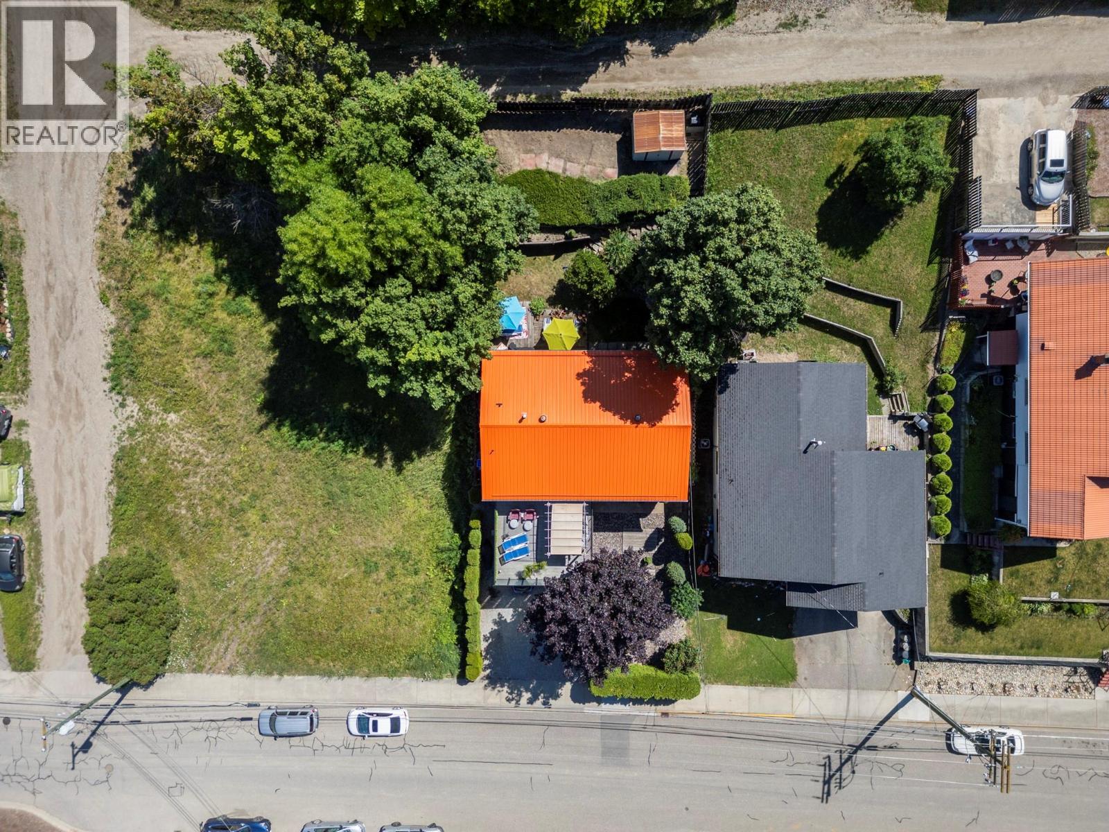 230 6 Street SE, Salmon Arm