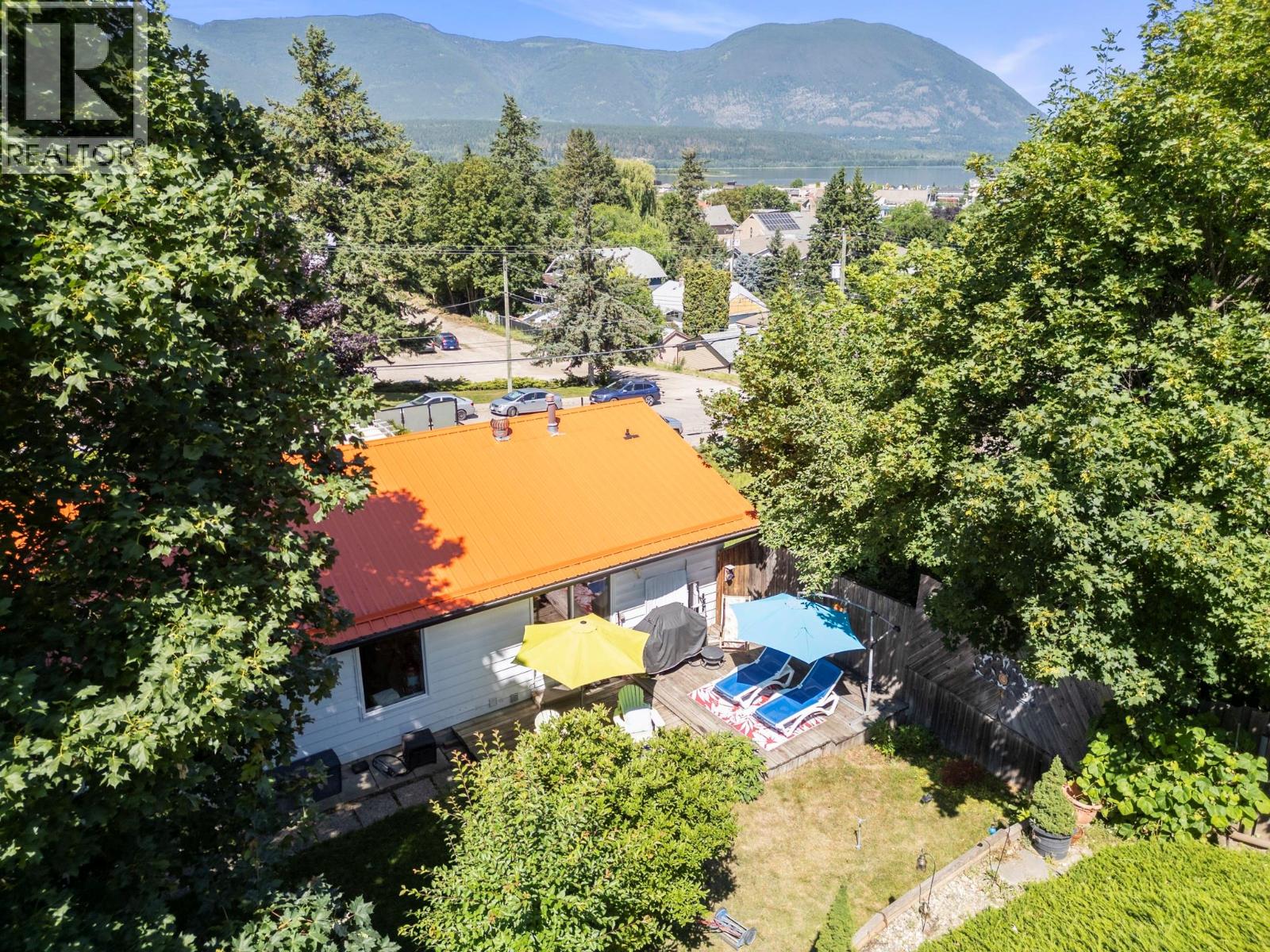 230 6 Street SE, Salmon Arm