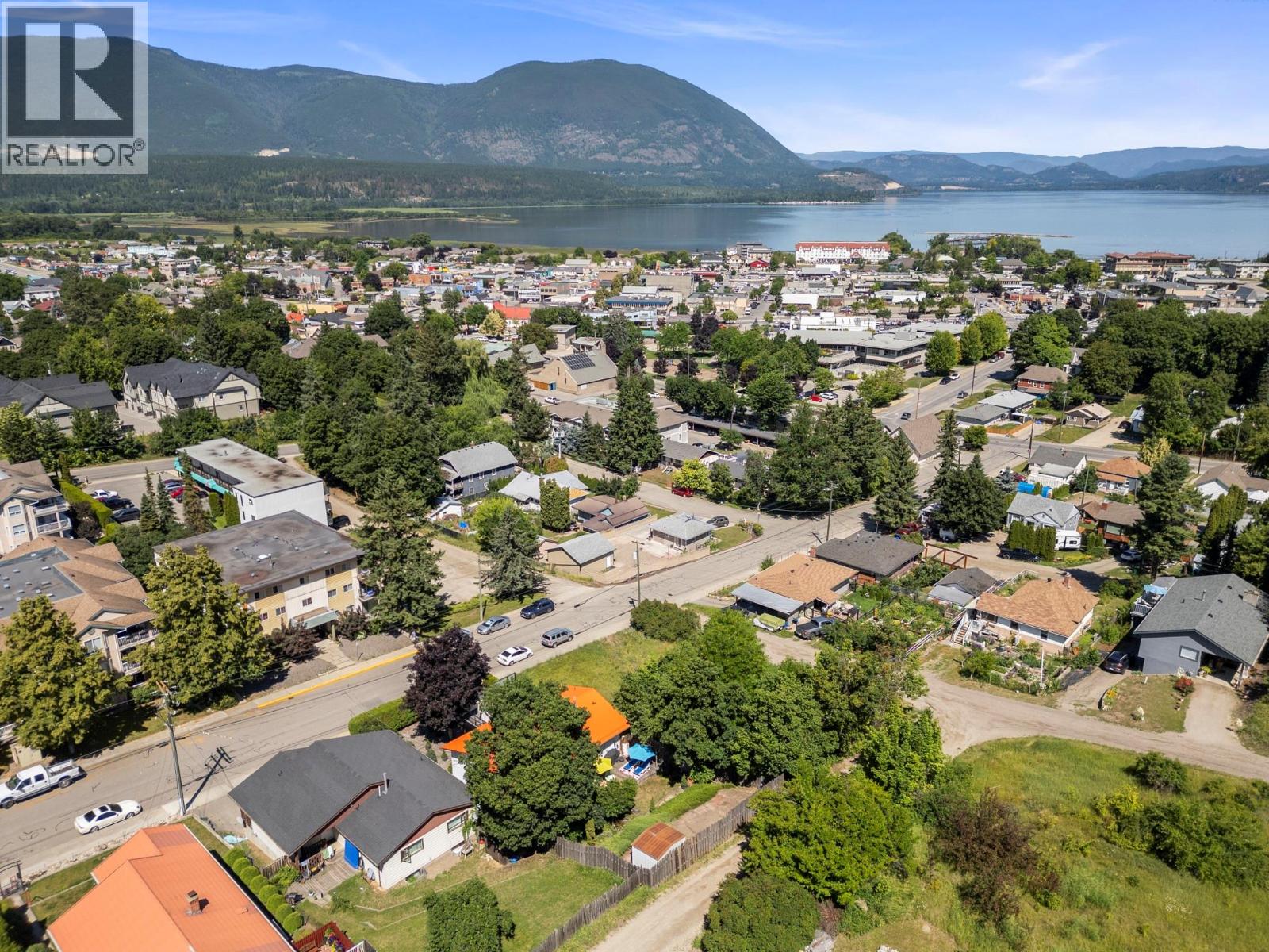 230 6 Street SE, Salmon Arm