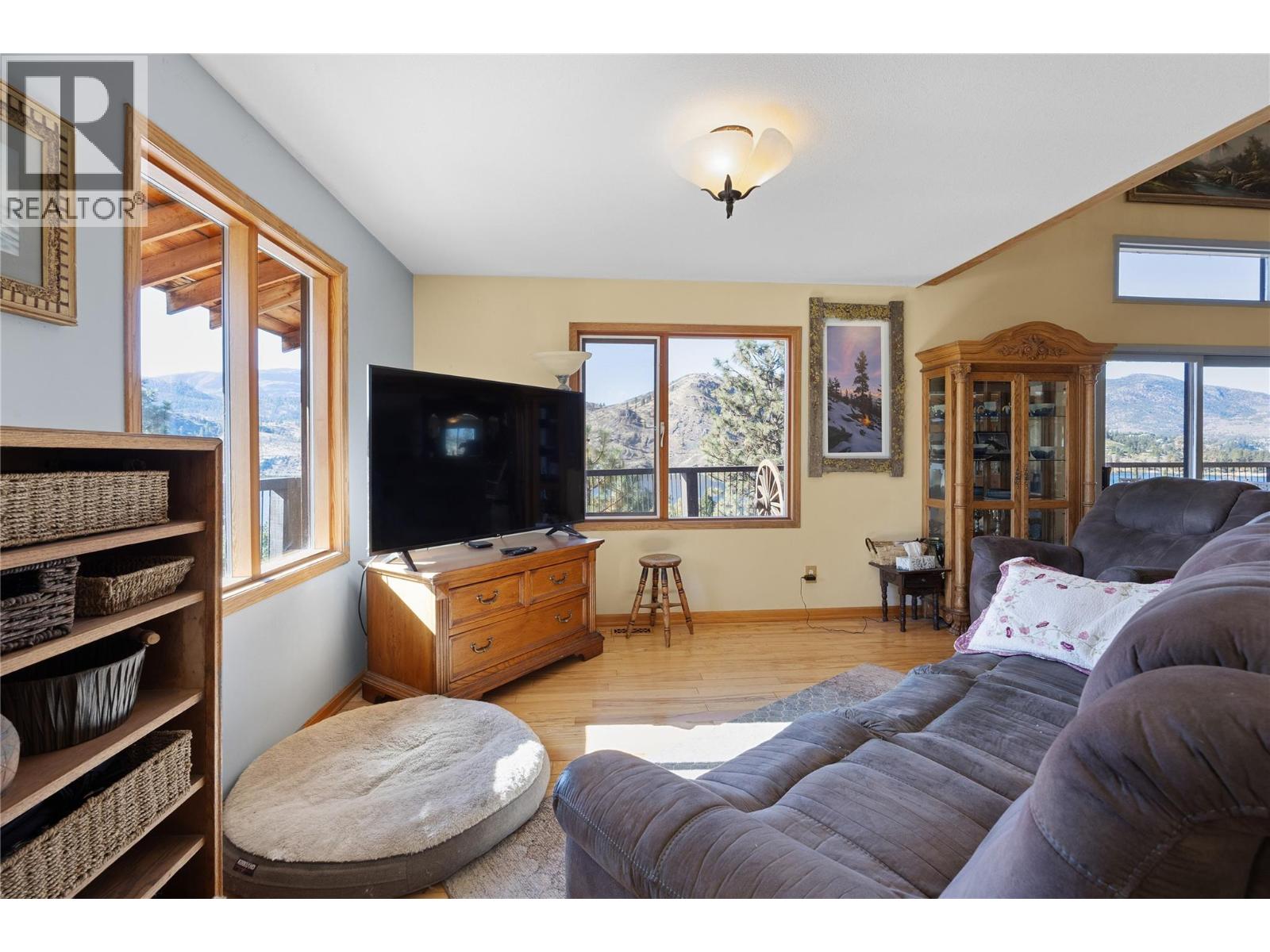  518 Sunny Bay Road, Okanagan Falls
