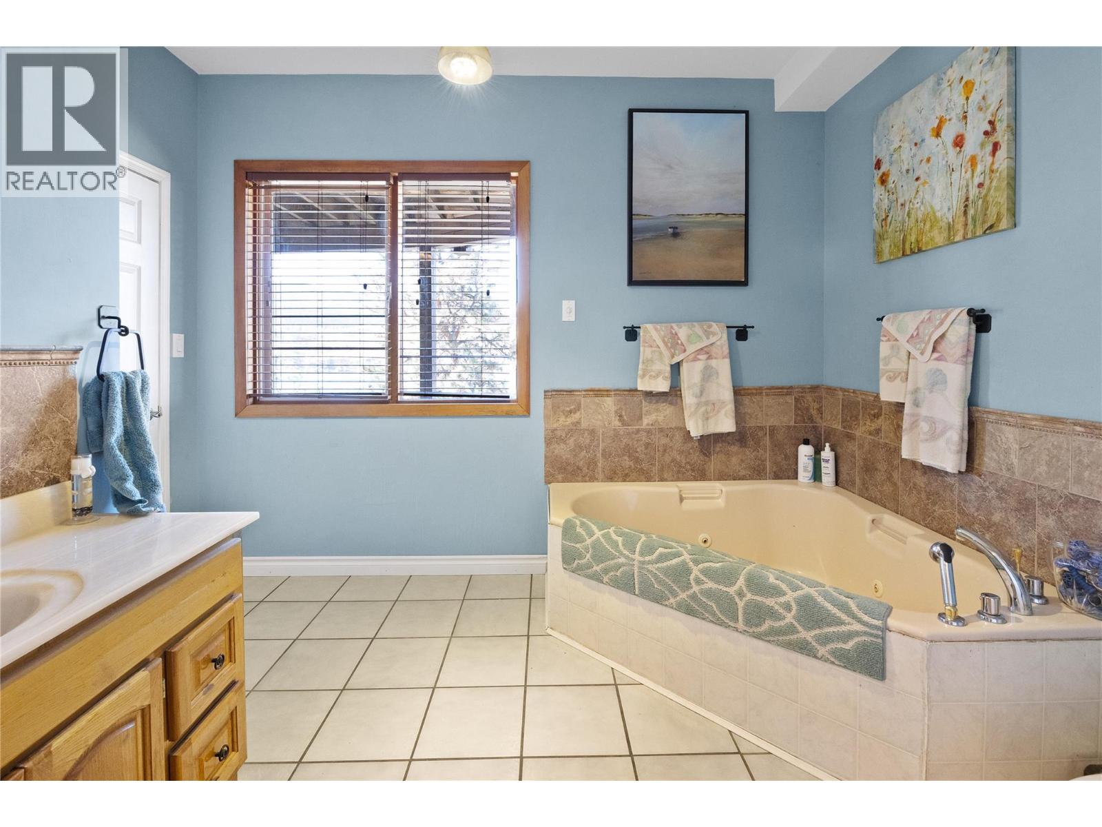  518 Sunny Bay Road, Okanagan Falls