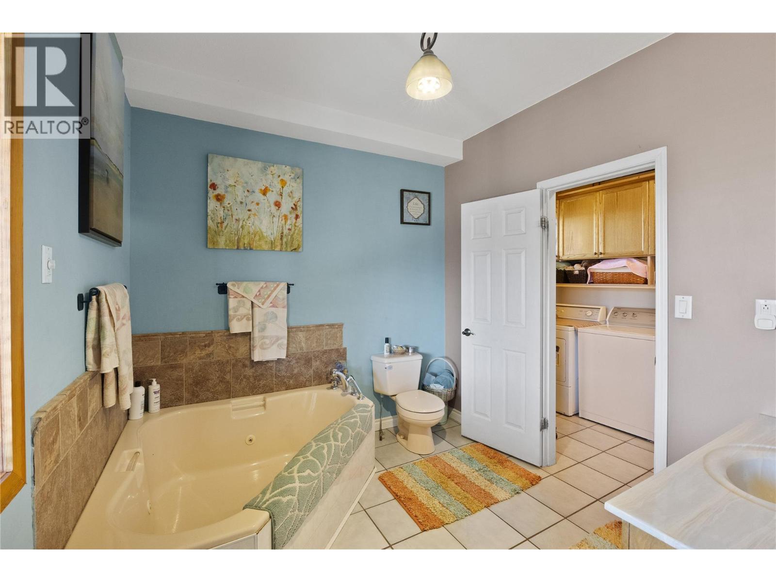  518 Sunny Bay Road, Okanagan Falls