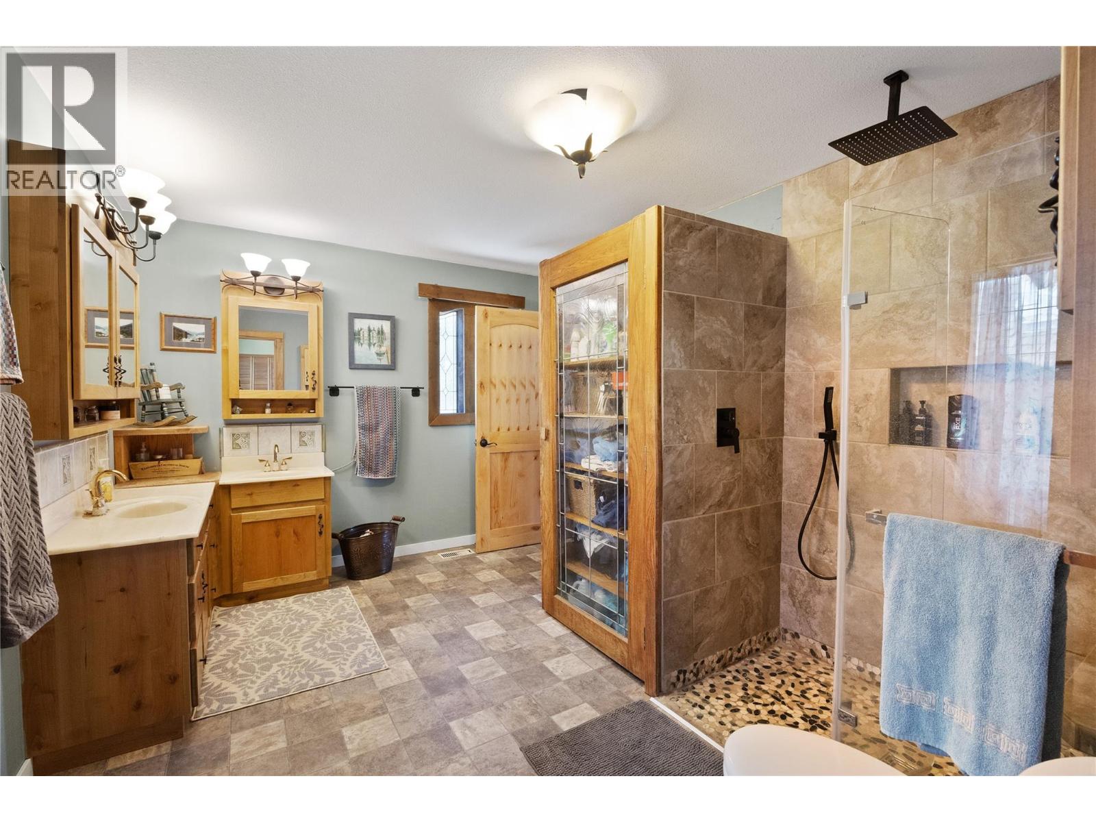  518 Sunny Bay Road, Okanagan Falls