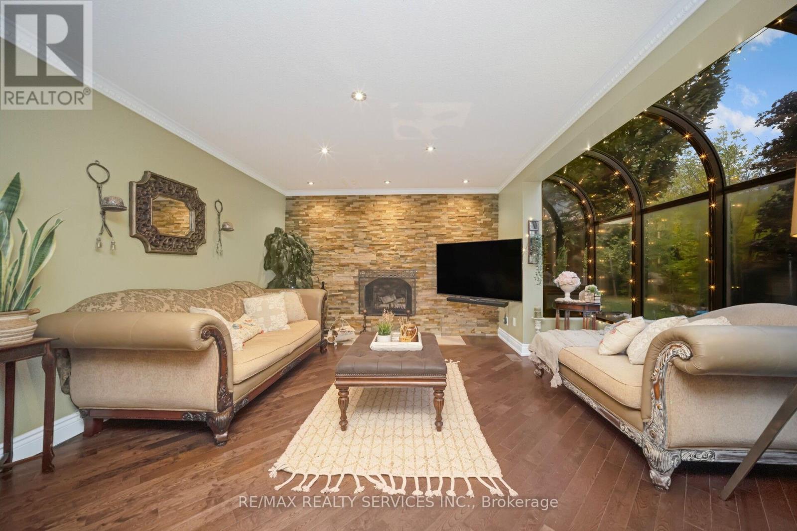 Single Family House for Sale in  LEEWARD DRIVE N Brampton (Westgate) 